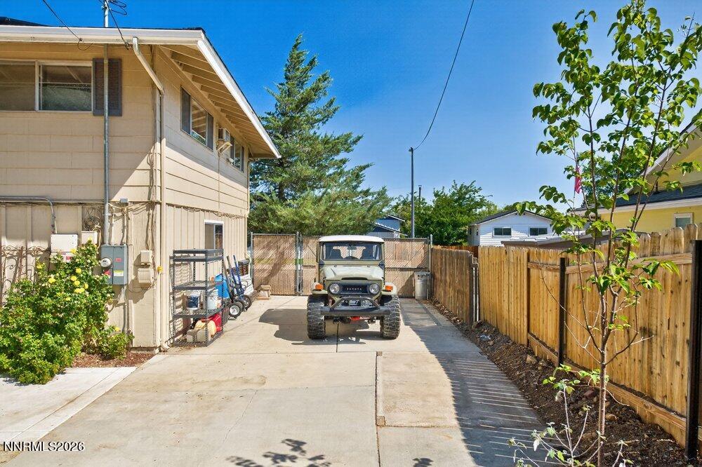 3270 Cashill Boulevard Property Photo 3