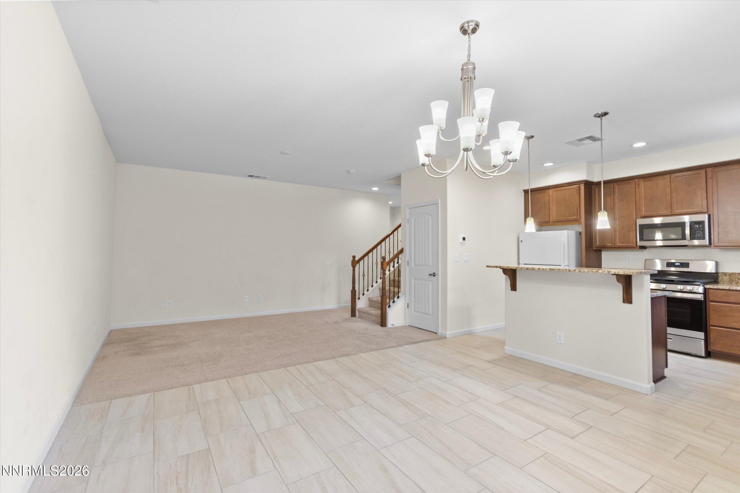 907 W End Street Property Photo 9