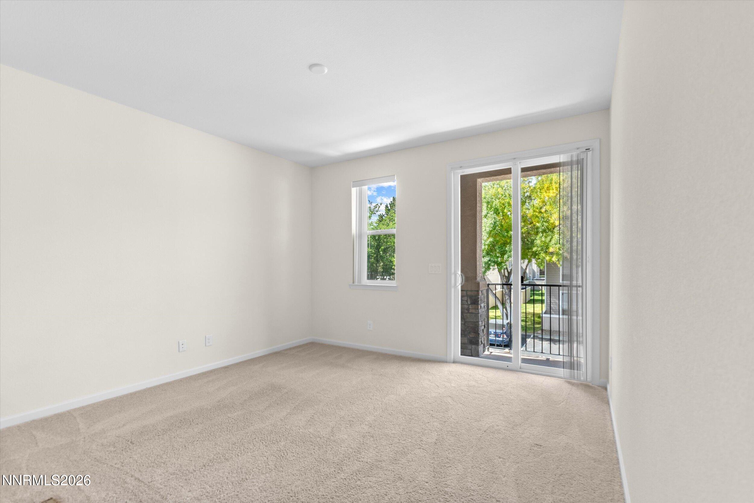 907 W End Street Property Photo 14