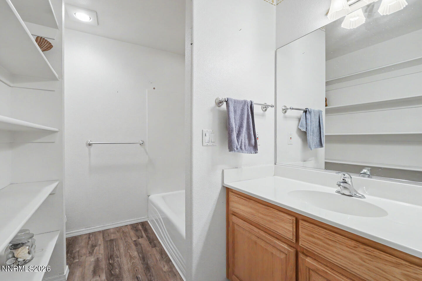 1220 Strasdin Lane Property Photo 10