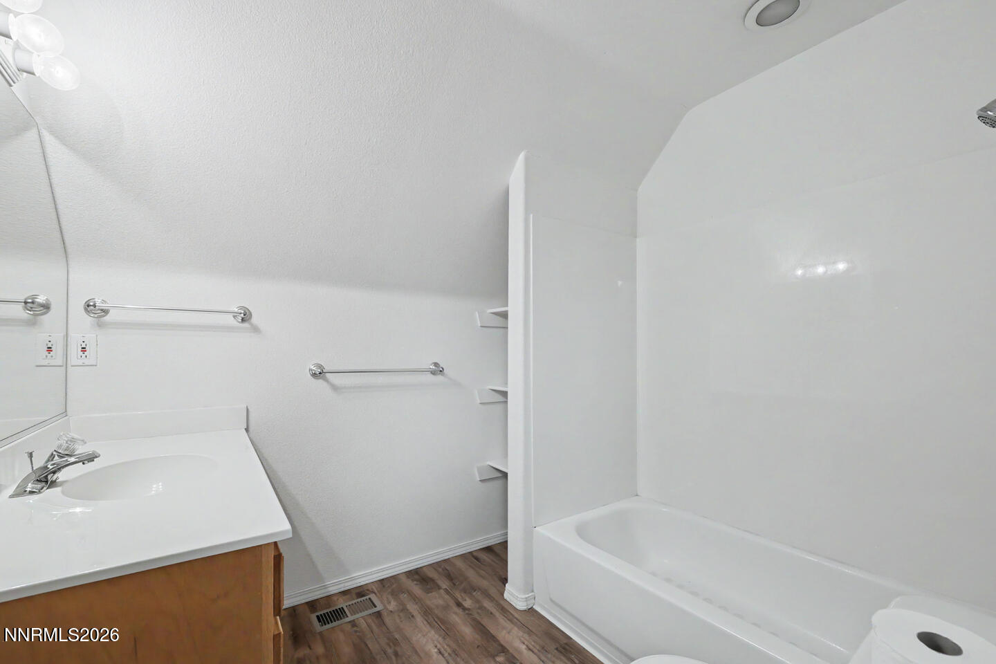 1220 Strasdin Lane Property Photo 15