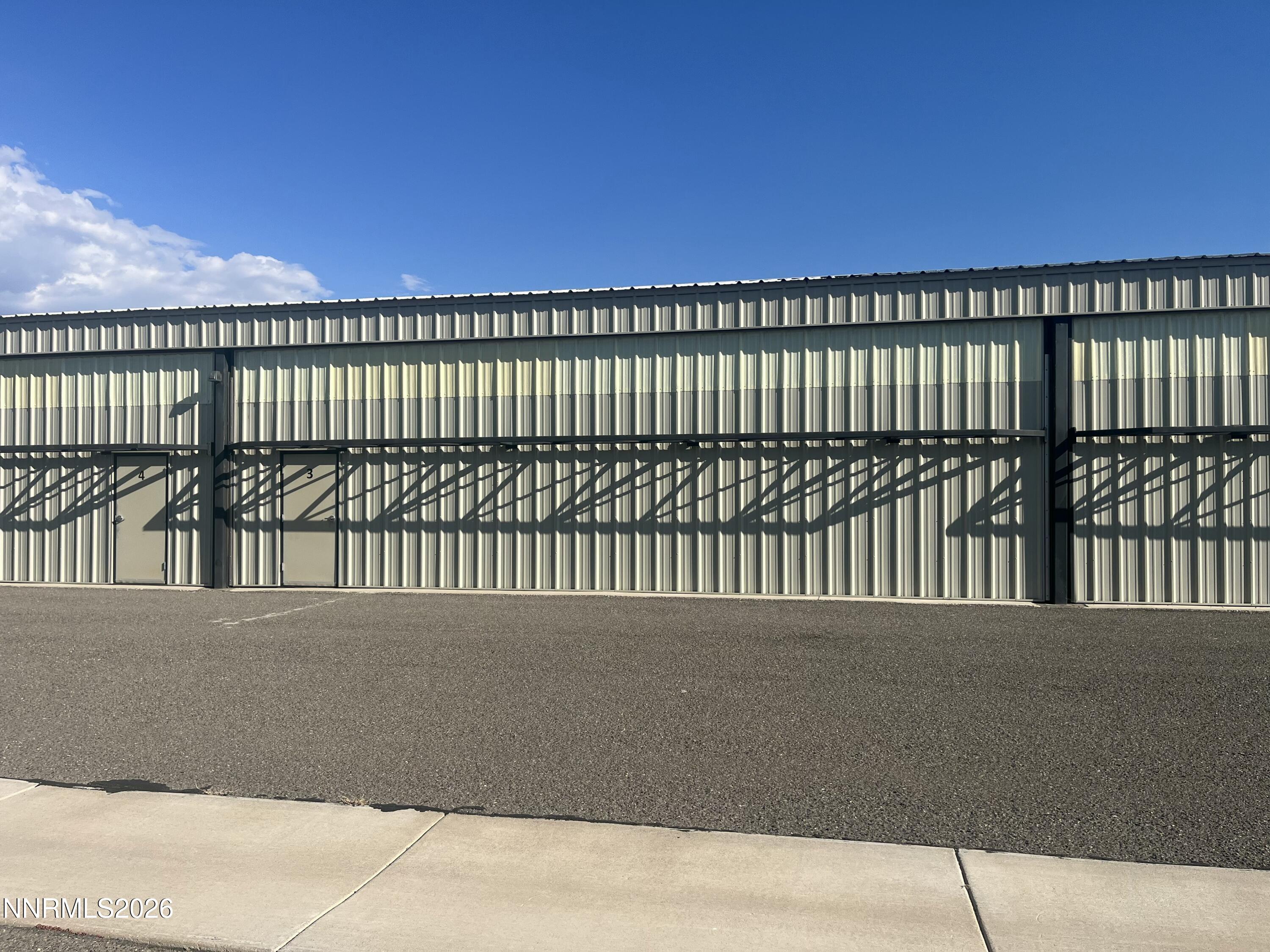 2202 Taxiway F Property Photo 1