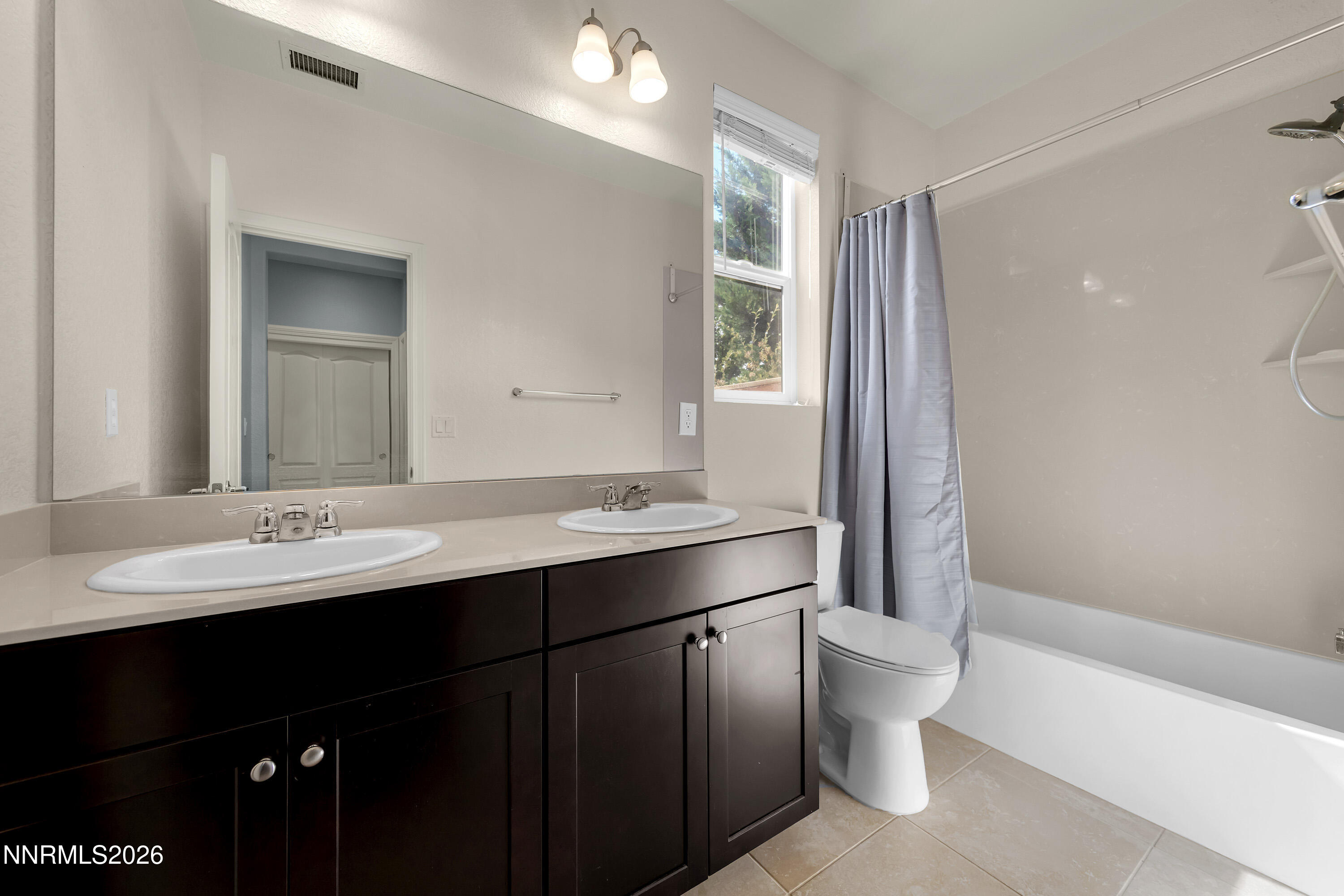 2925 Lessini Court Property Photo 7