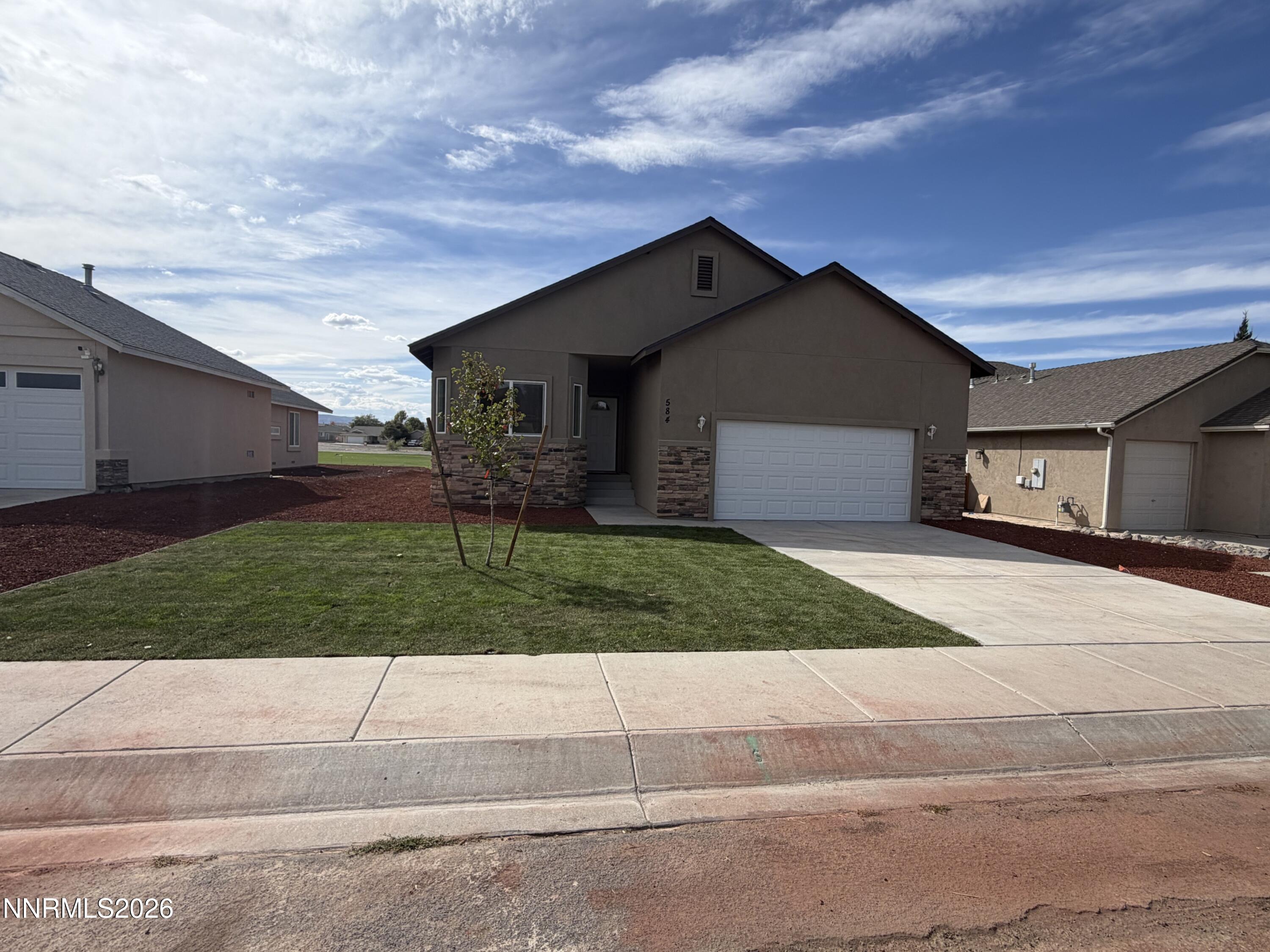 584 Wedge Lane Property Photo 2