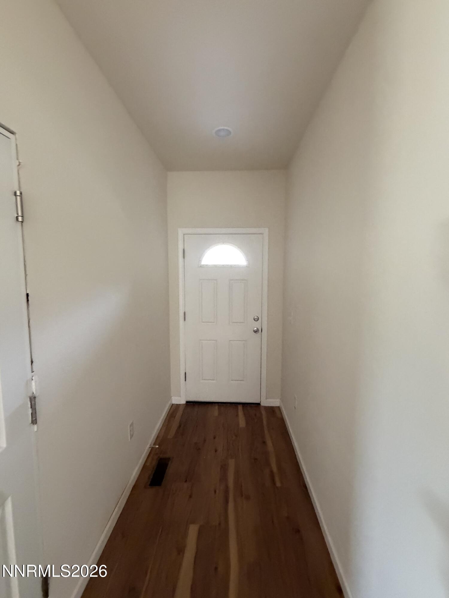 584 Wedge Lane Property Photo 6