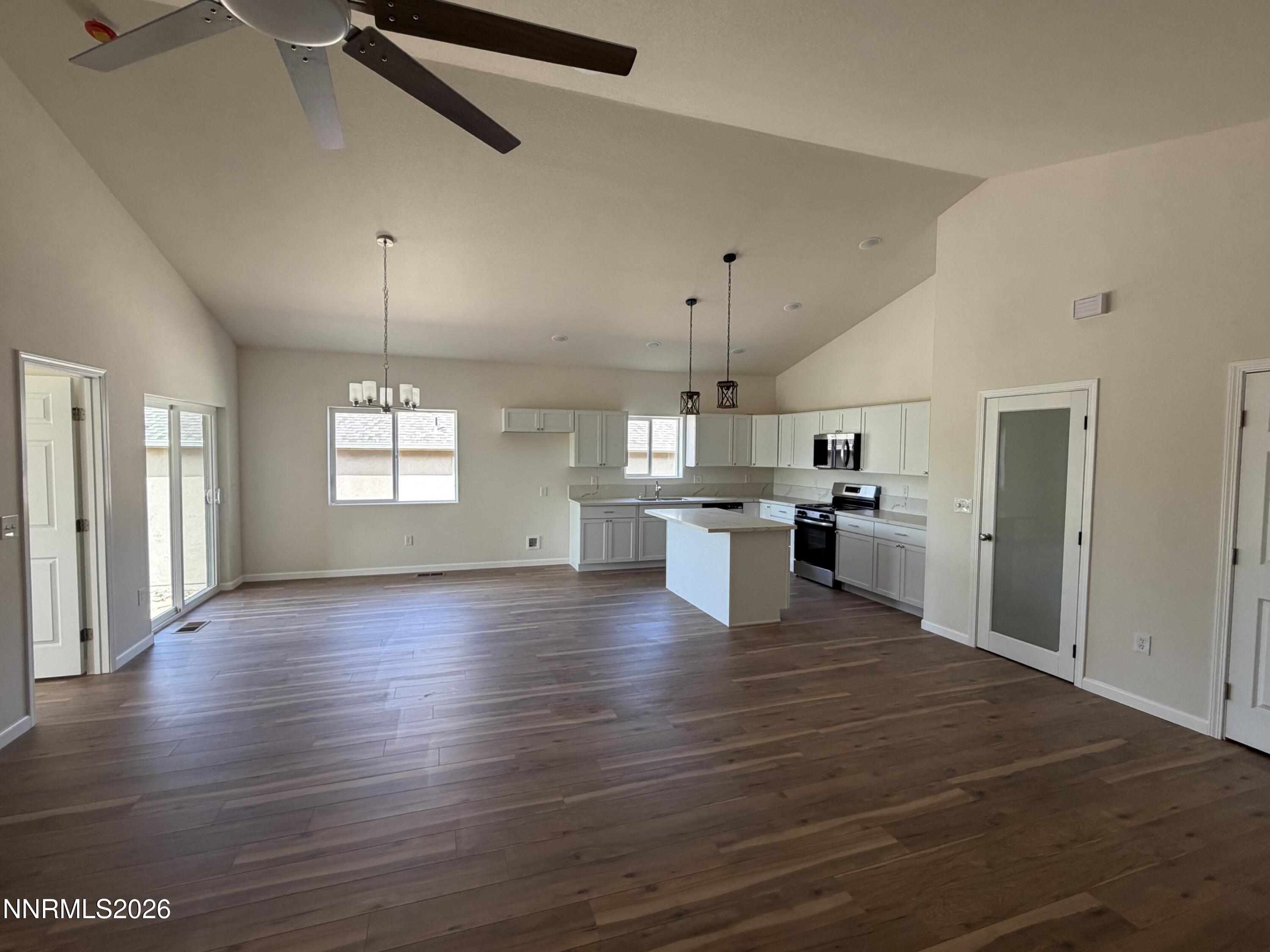 584 Wedge Lane Property Photo 7