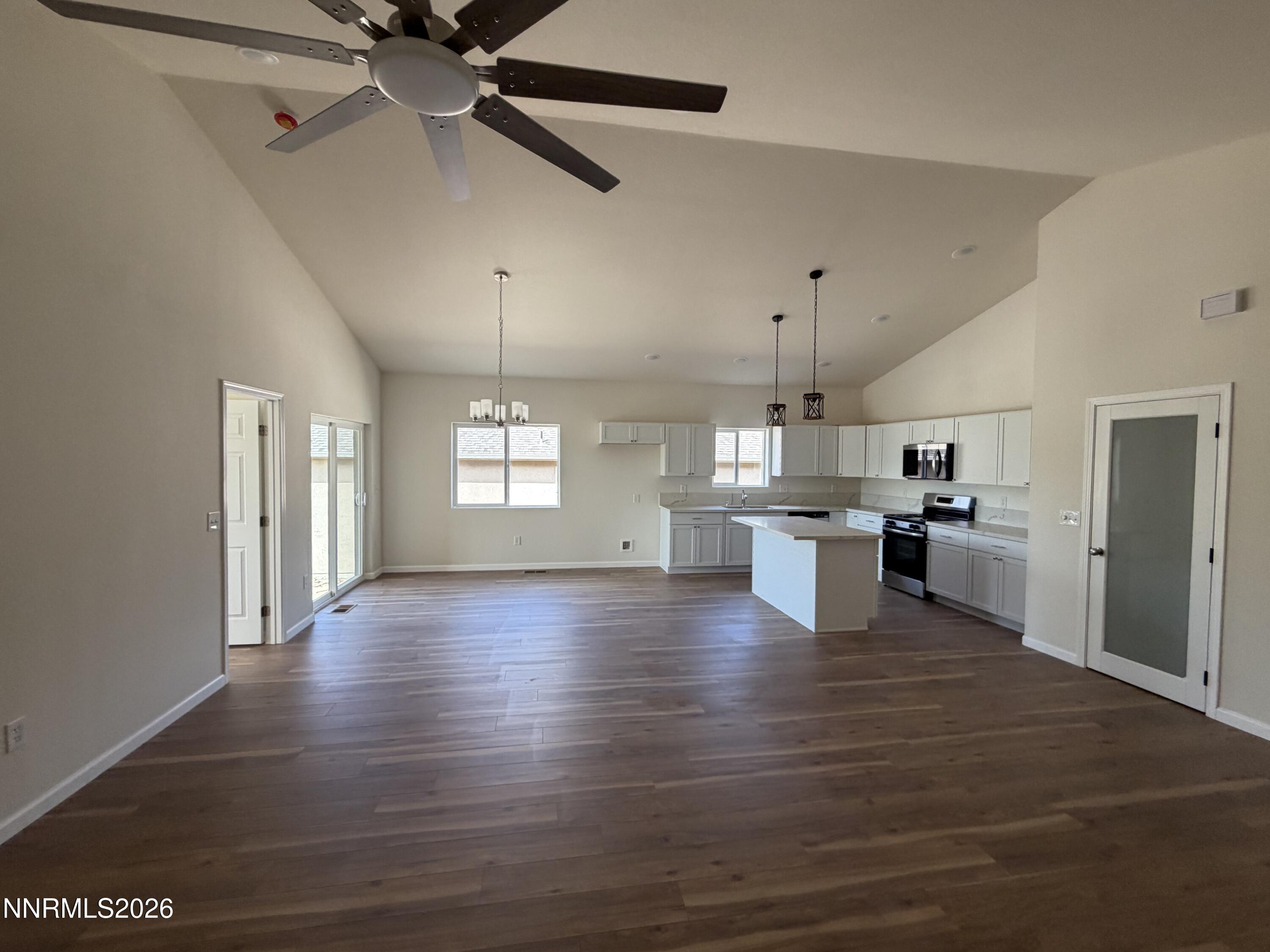 584 Wedge Lane Property Photo 8