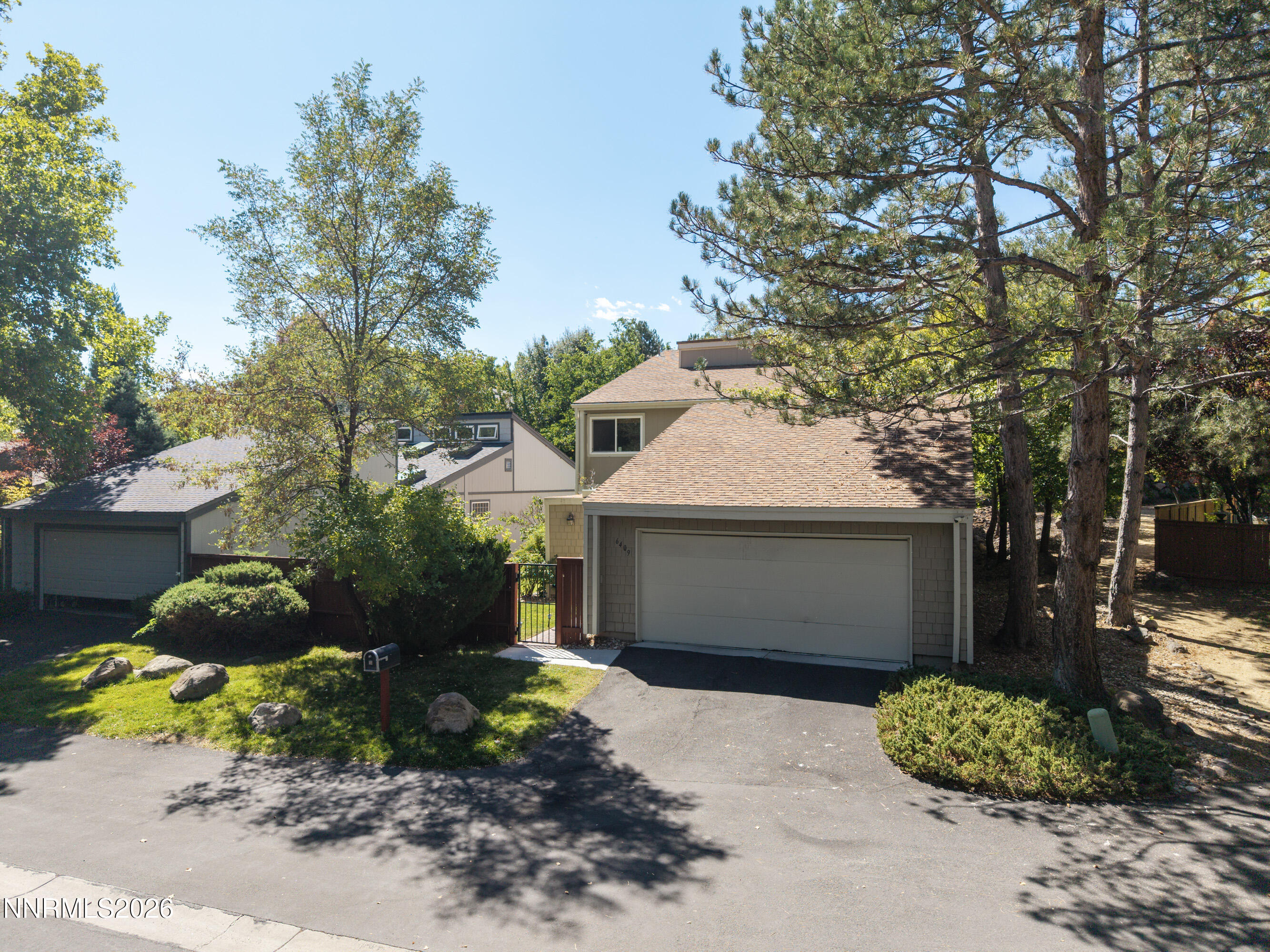 6409 Meadow Country Drive Property Photo 2