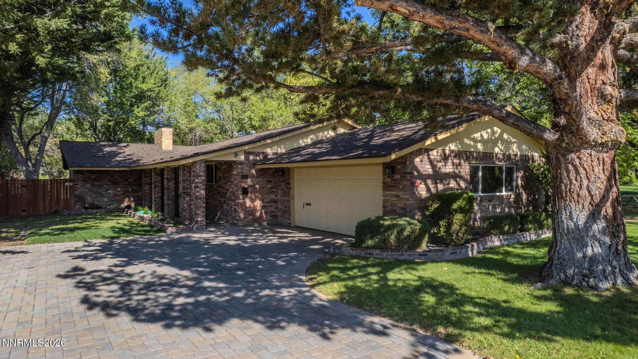 3015 Idlewild Drive Property Photo 1