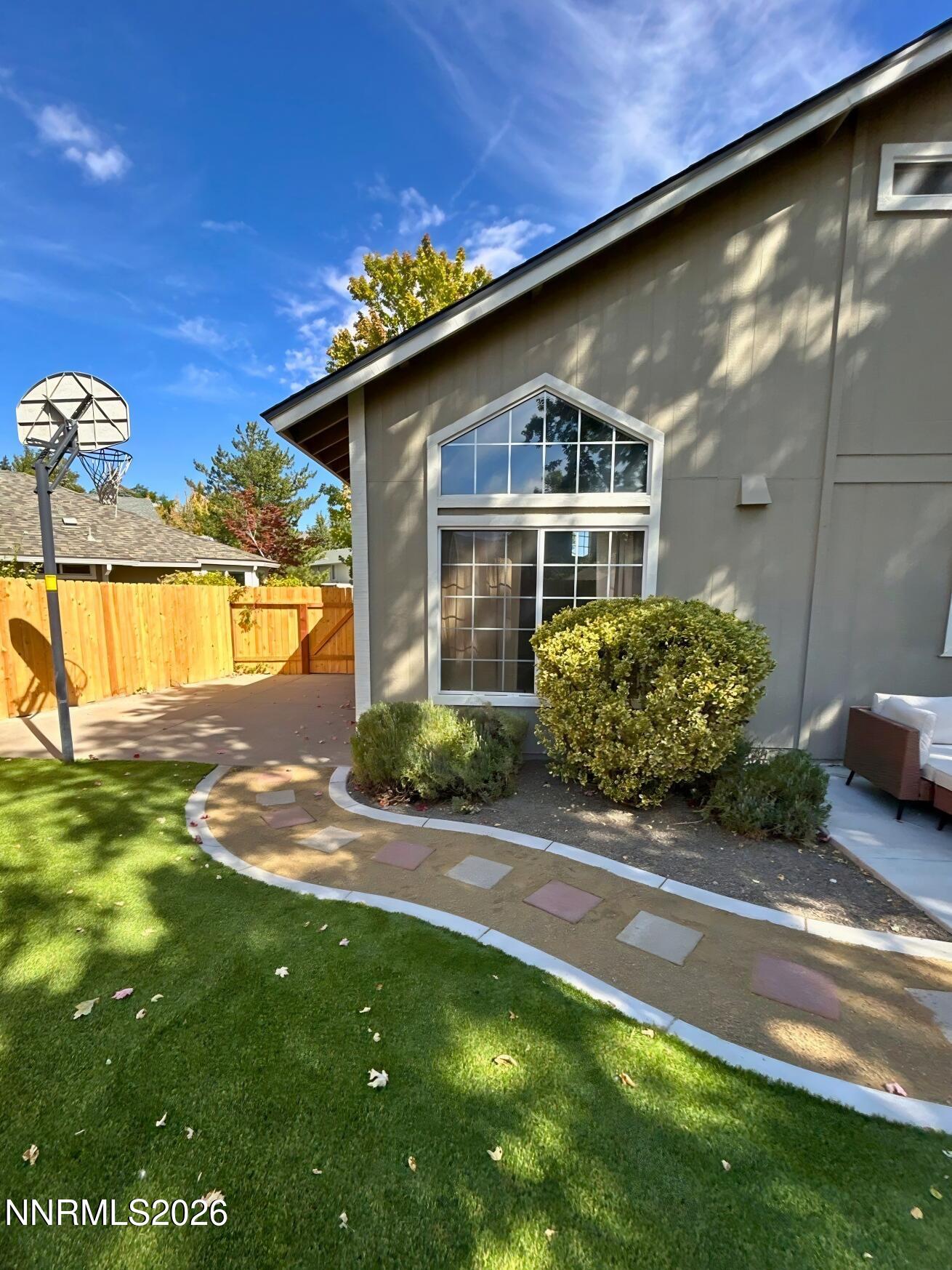 6326 Blue Lakes Court Property Photo 3