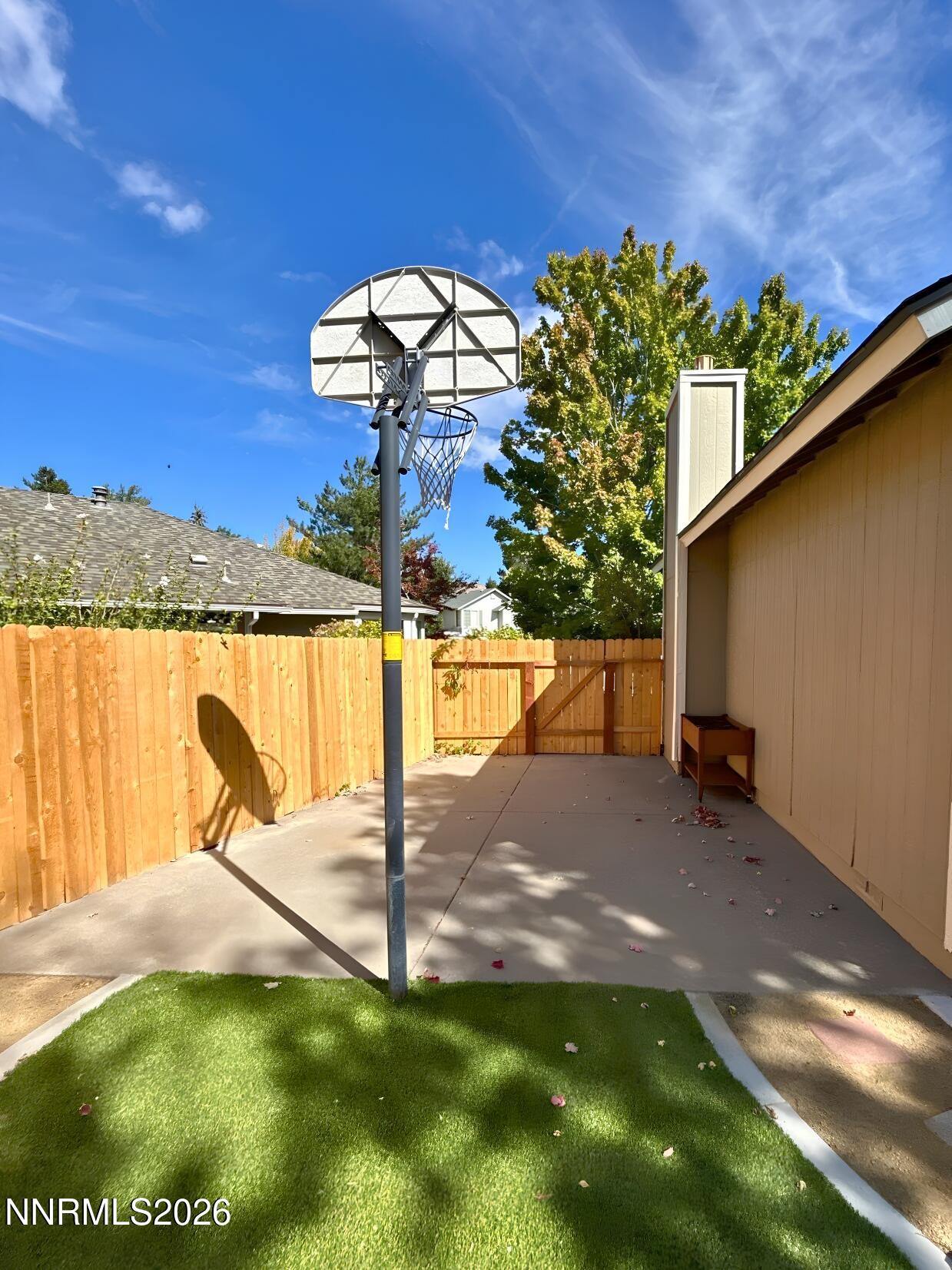 6326 Blue Lakes Court Property Photo 5