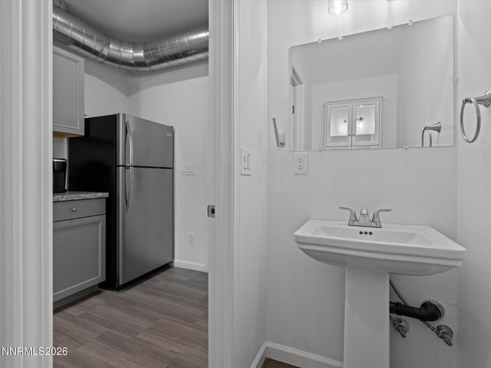 442 E 7th Street 1 Property Photo 8