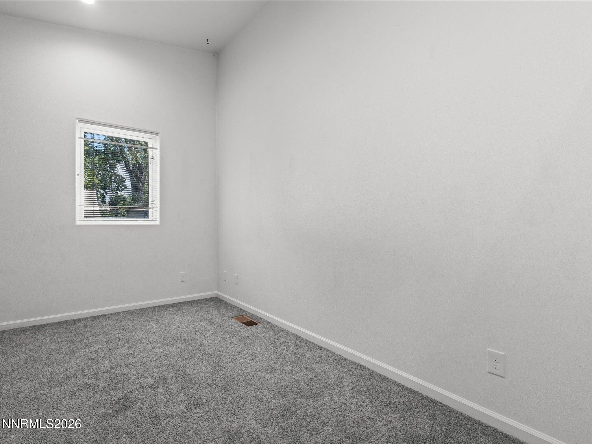 442 E 7th Street 1 Property Photo 16