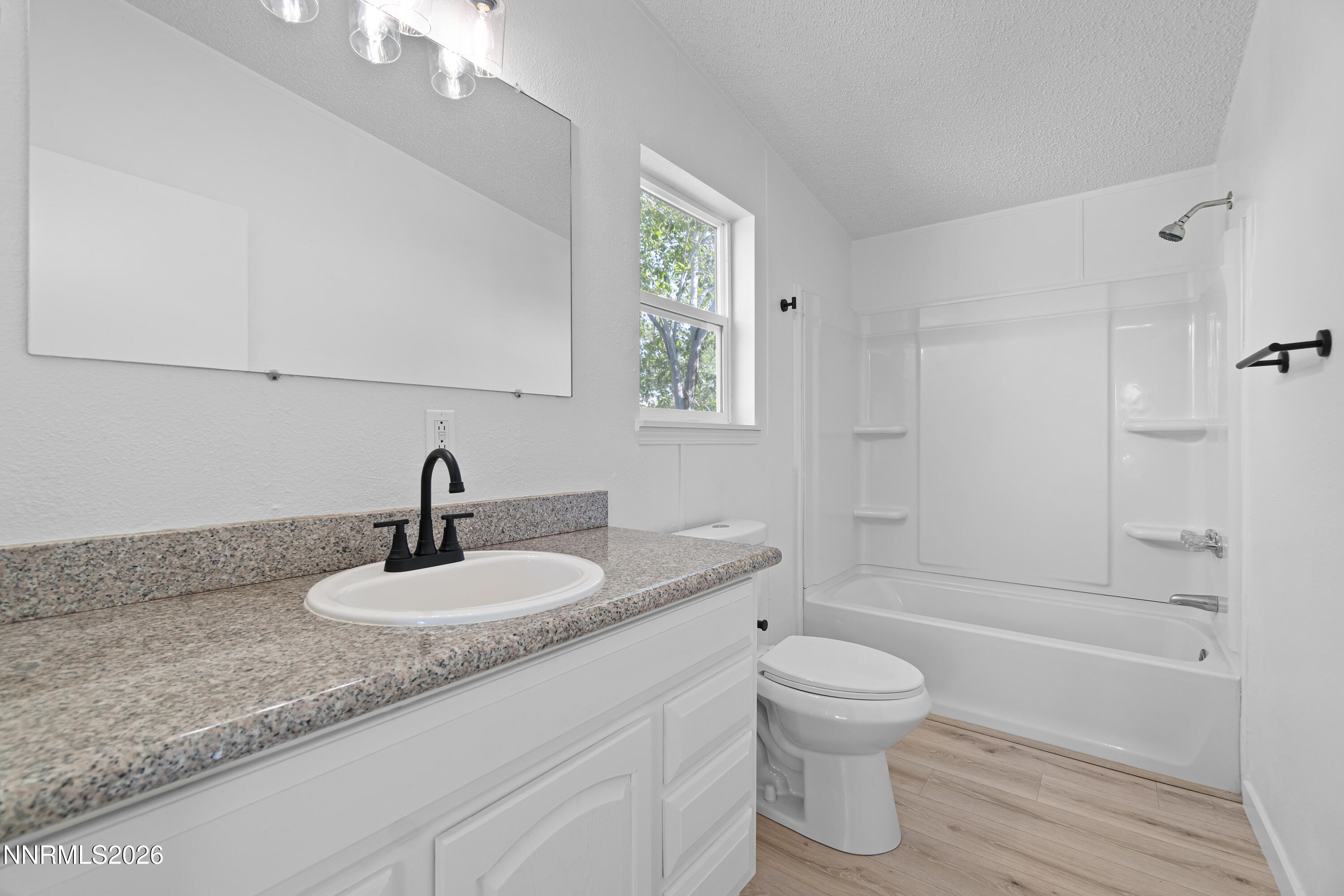 3814 Amber Street Property Photo 23