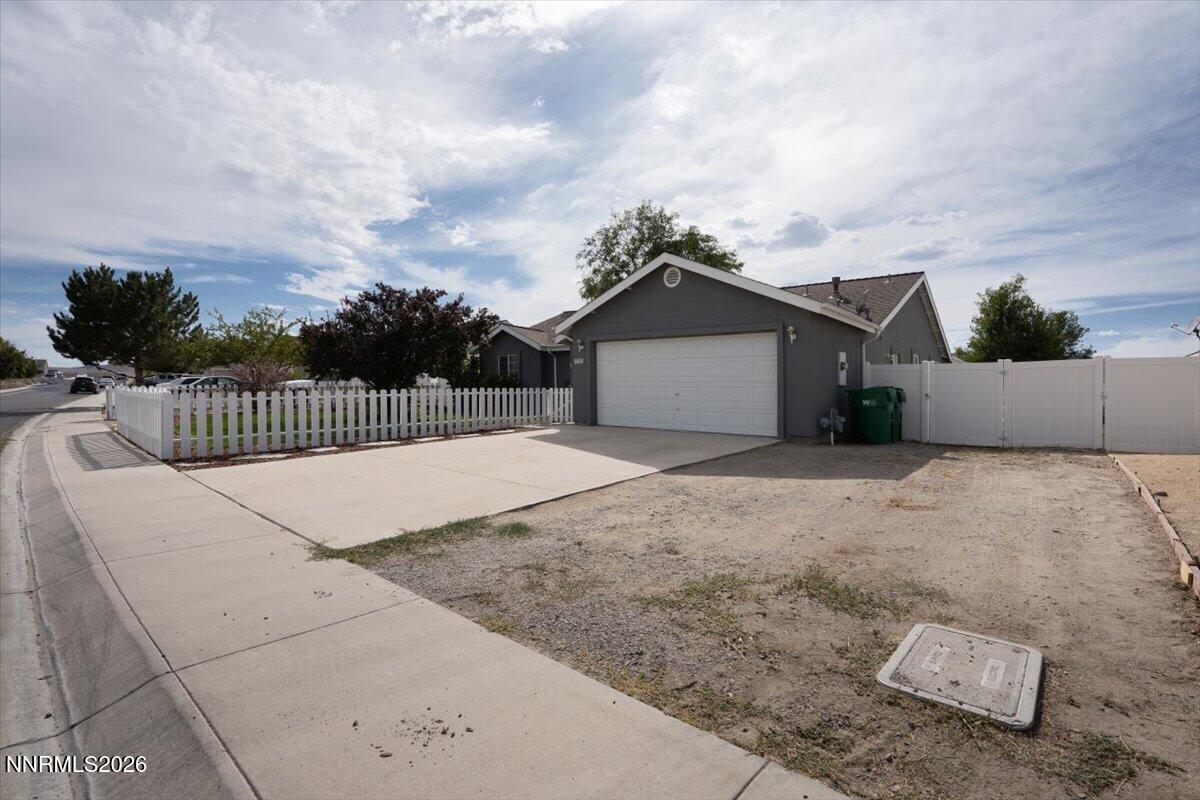 1466 Grey Bluffs Drive Property Photo 4