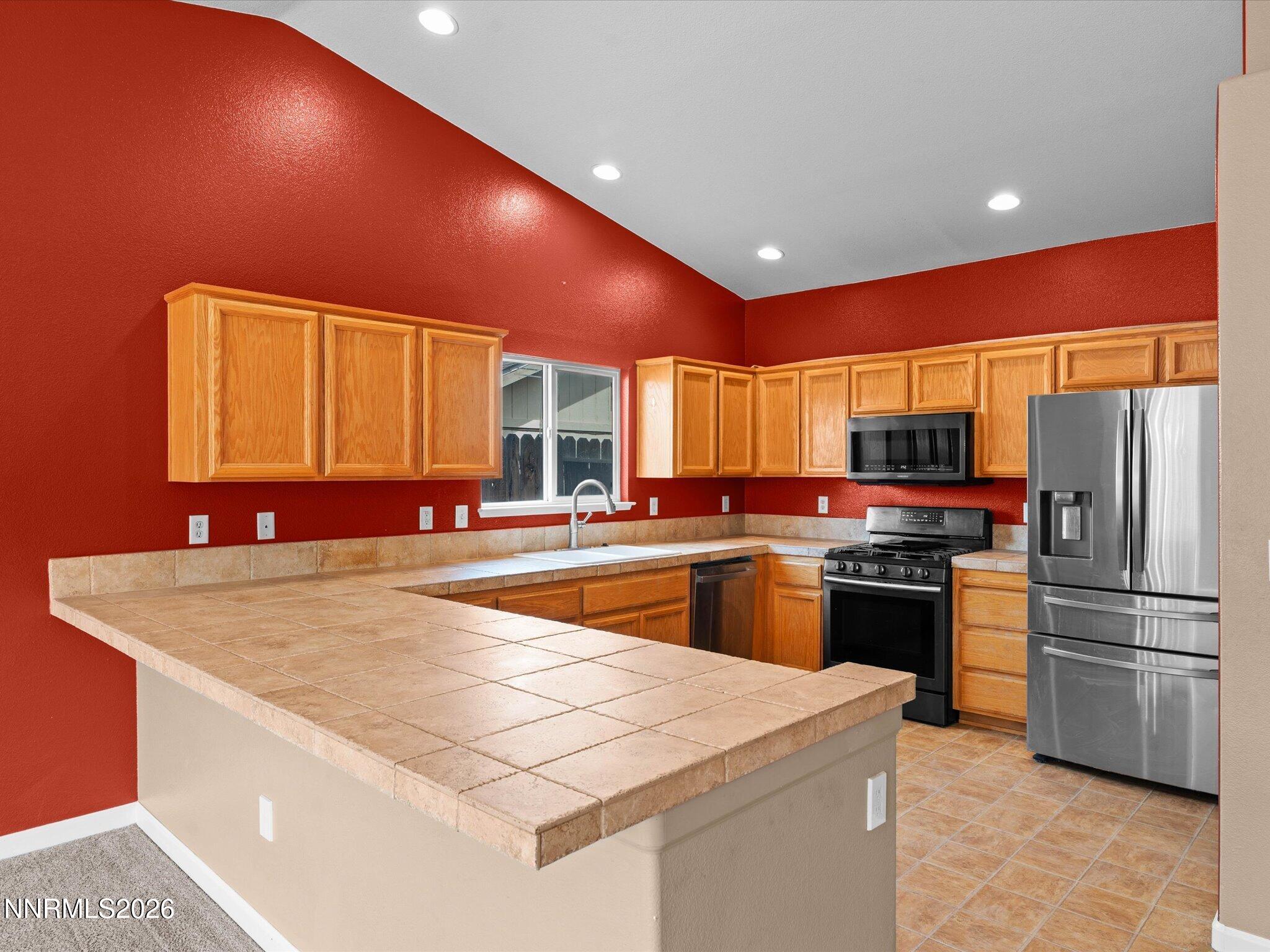 408 Fort Sutter Boulevard Property Photo 8
