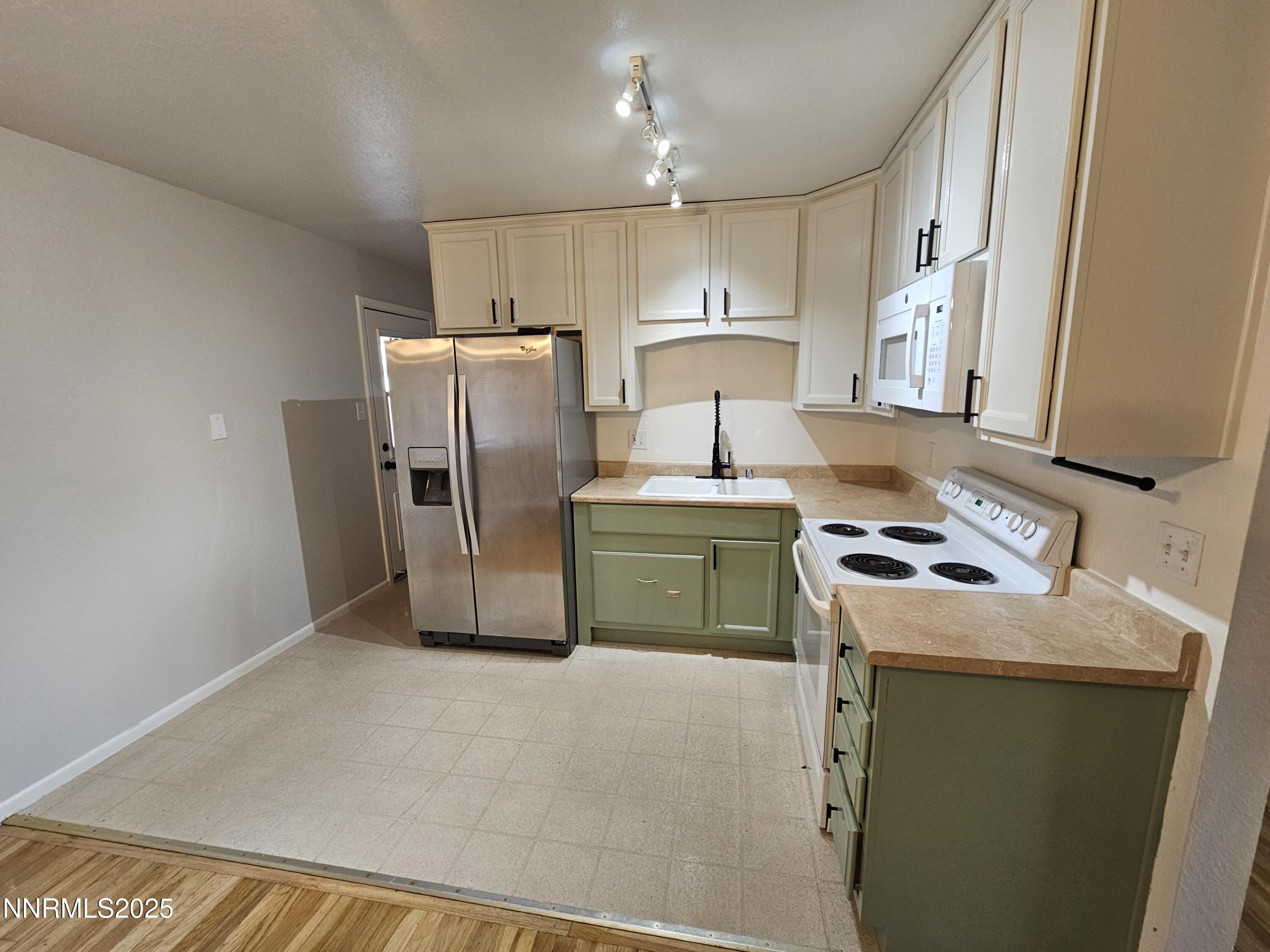 3265 Downey Avenue Property Photo 7