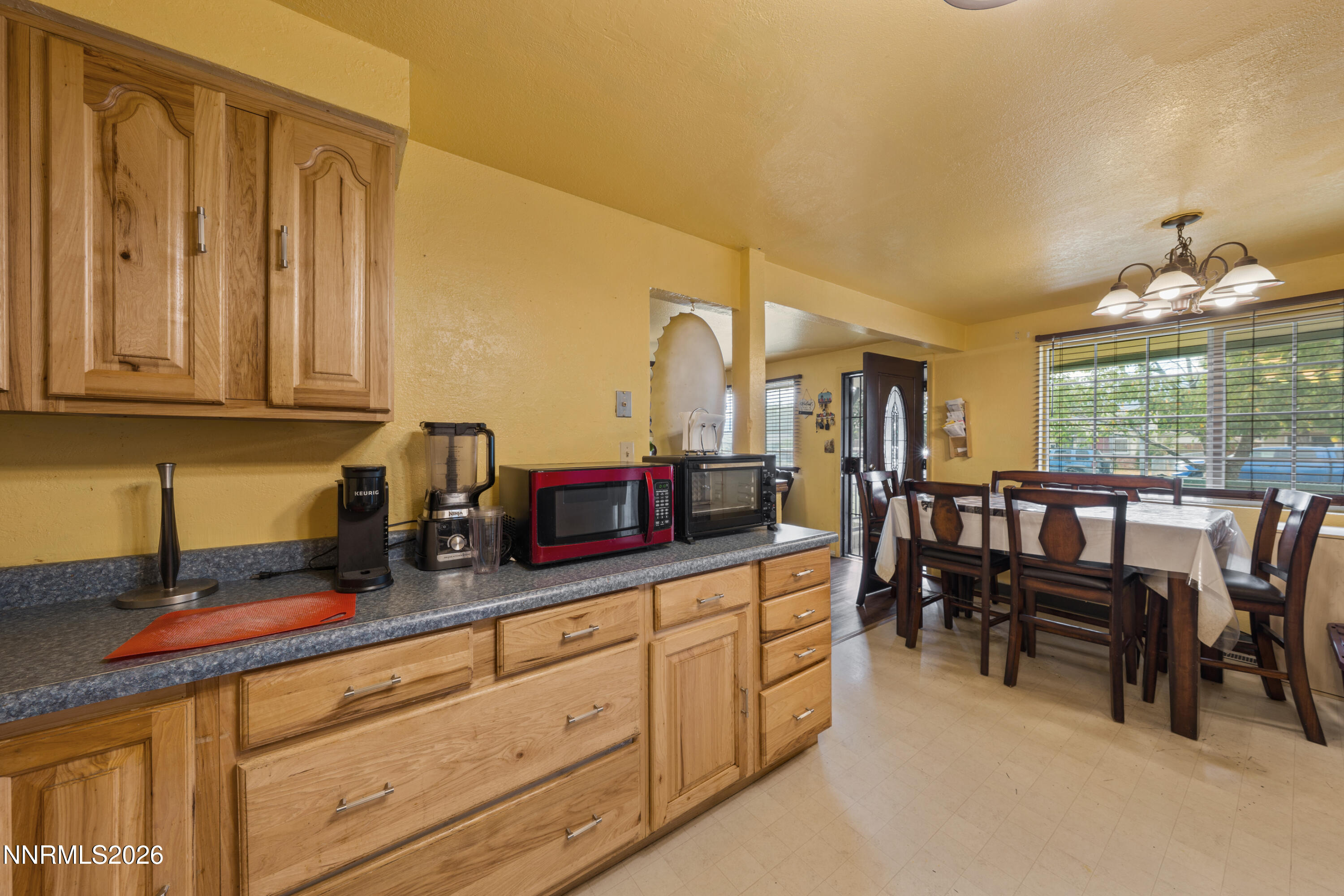 3737 Woodside Drive Property Photo 10