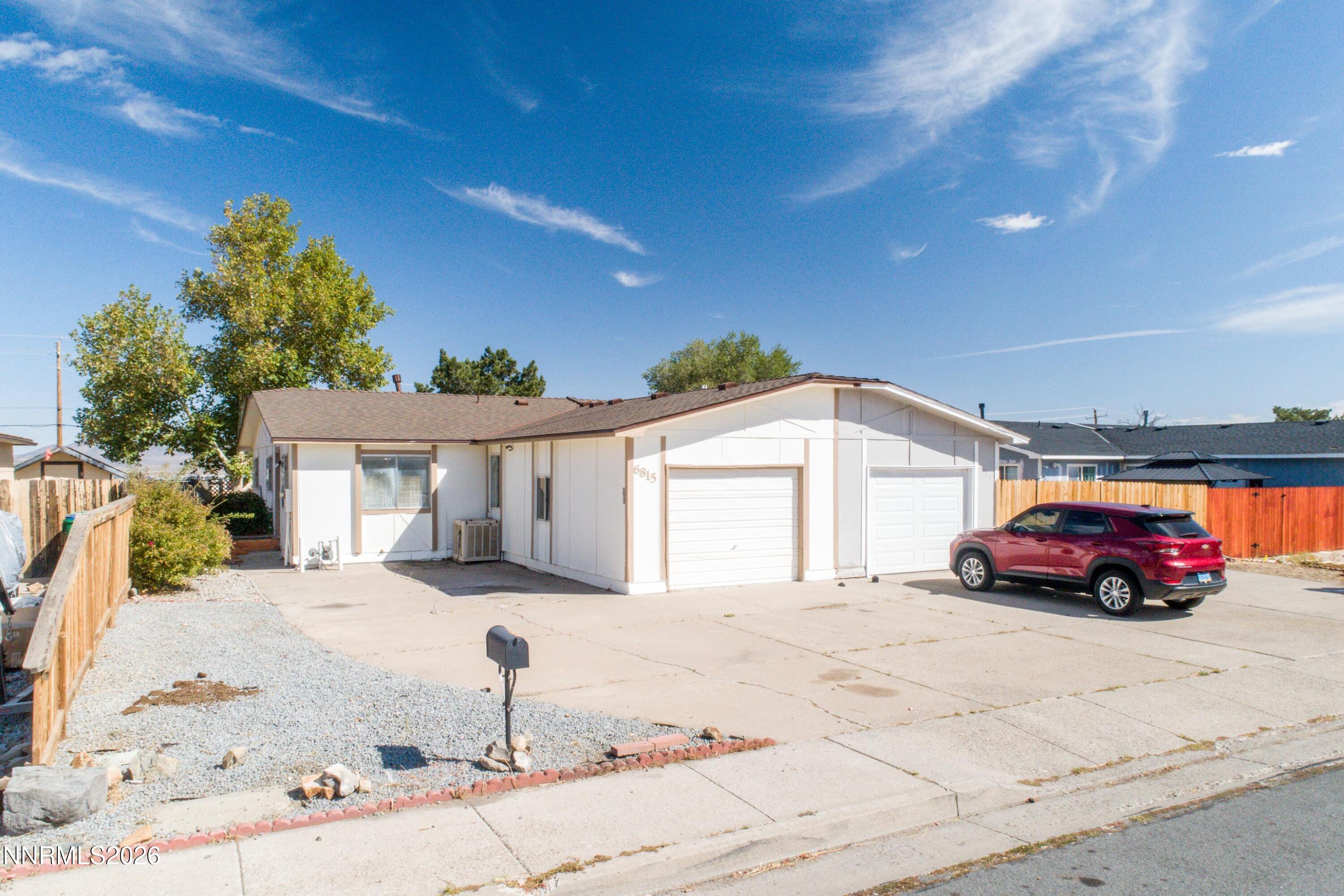 6815 Lotus Street Property Photo 3