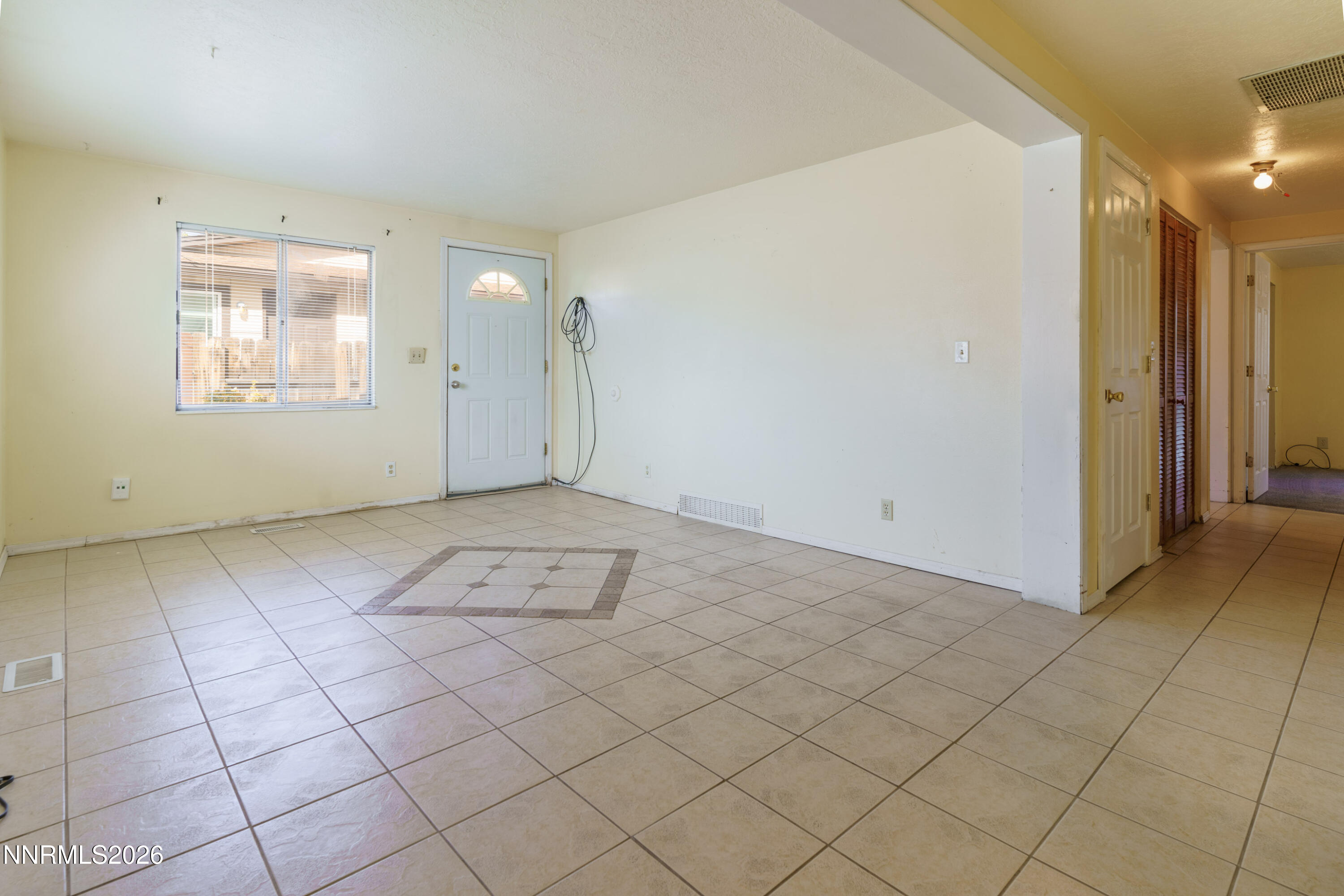 6815 Lotus Street Property Photo 4