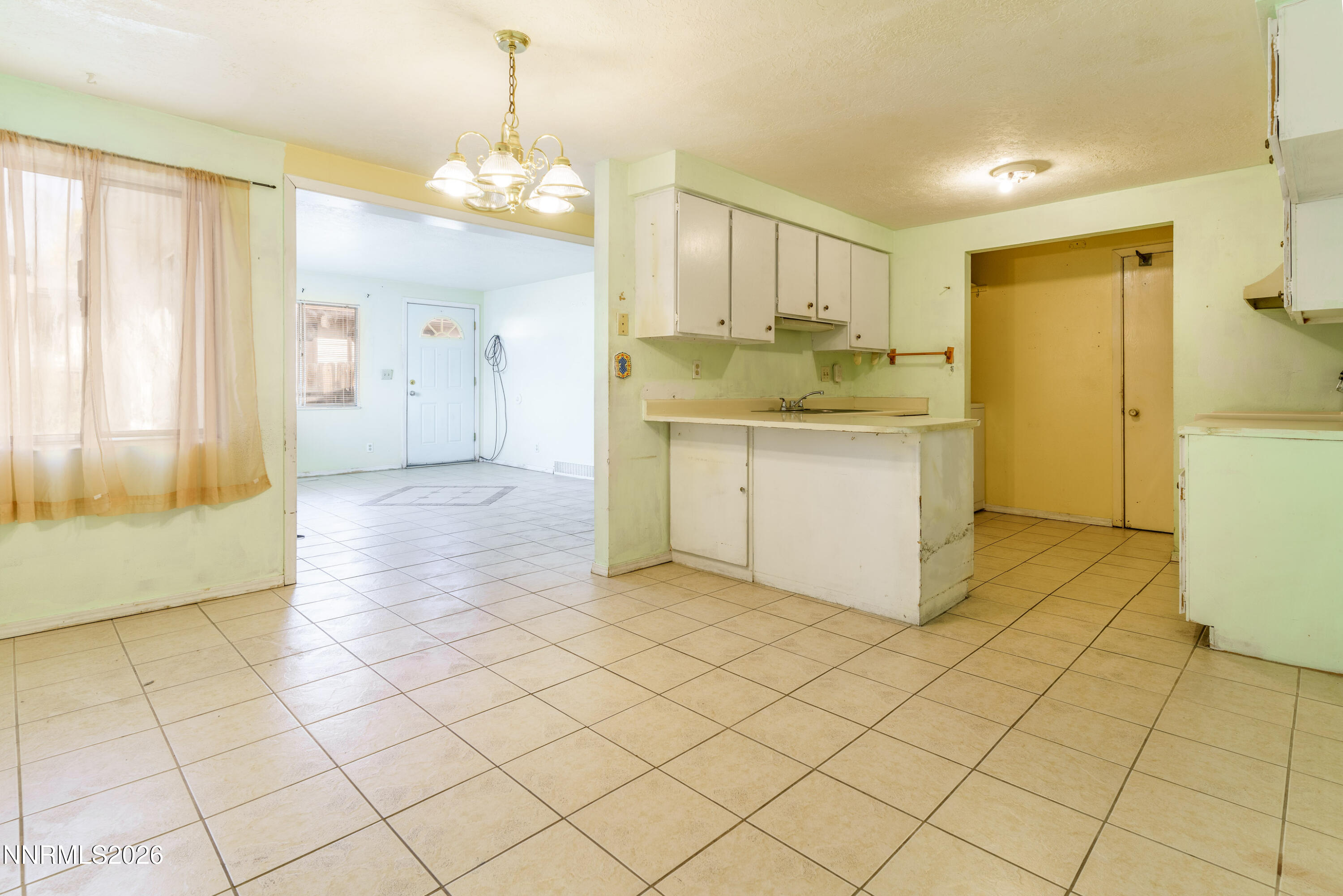 6815 Lotus Street Property Photo 7