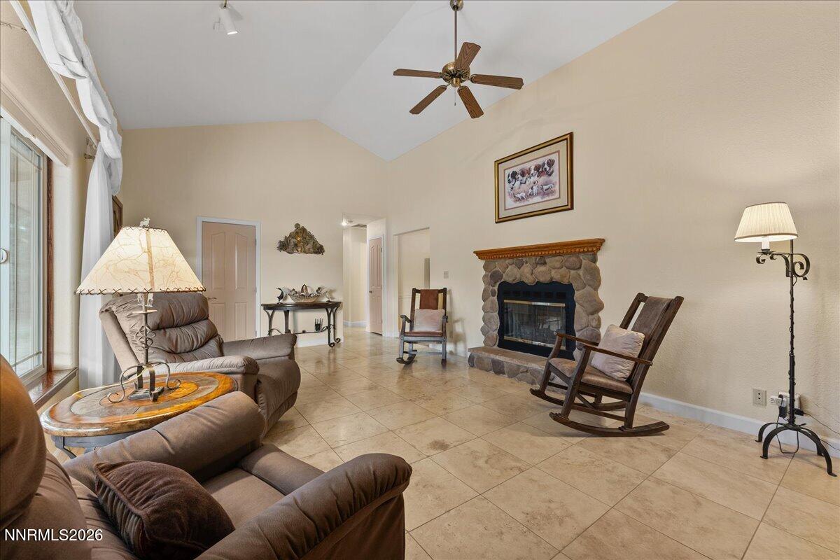 291 Surrey Court Property Photo 5