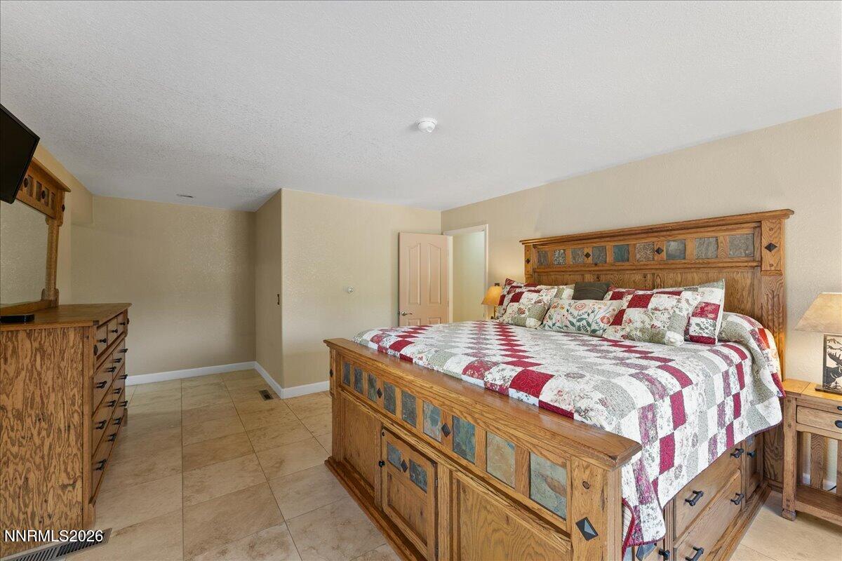 291 Surrey Court Property Photo 16
