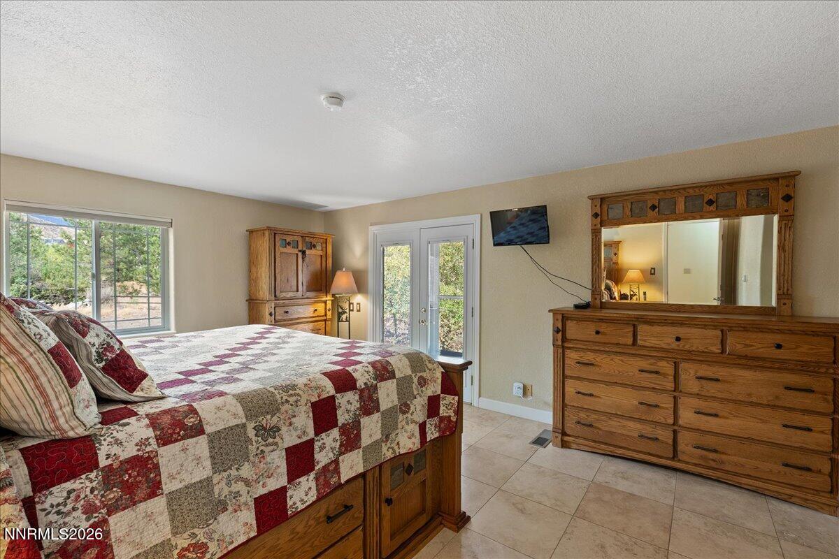 291 Surrey Court Property Photo 25