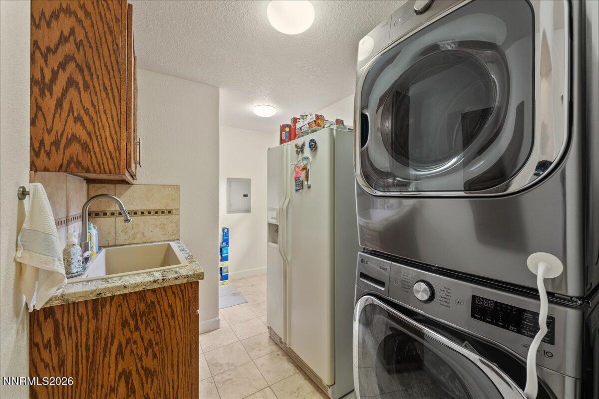 291 Surrey Court Property Photo 27