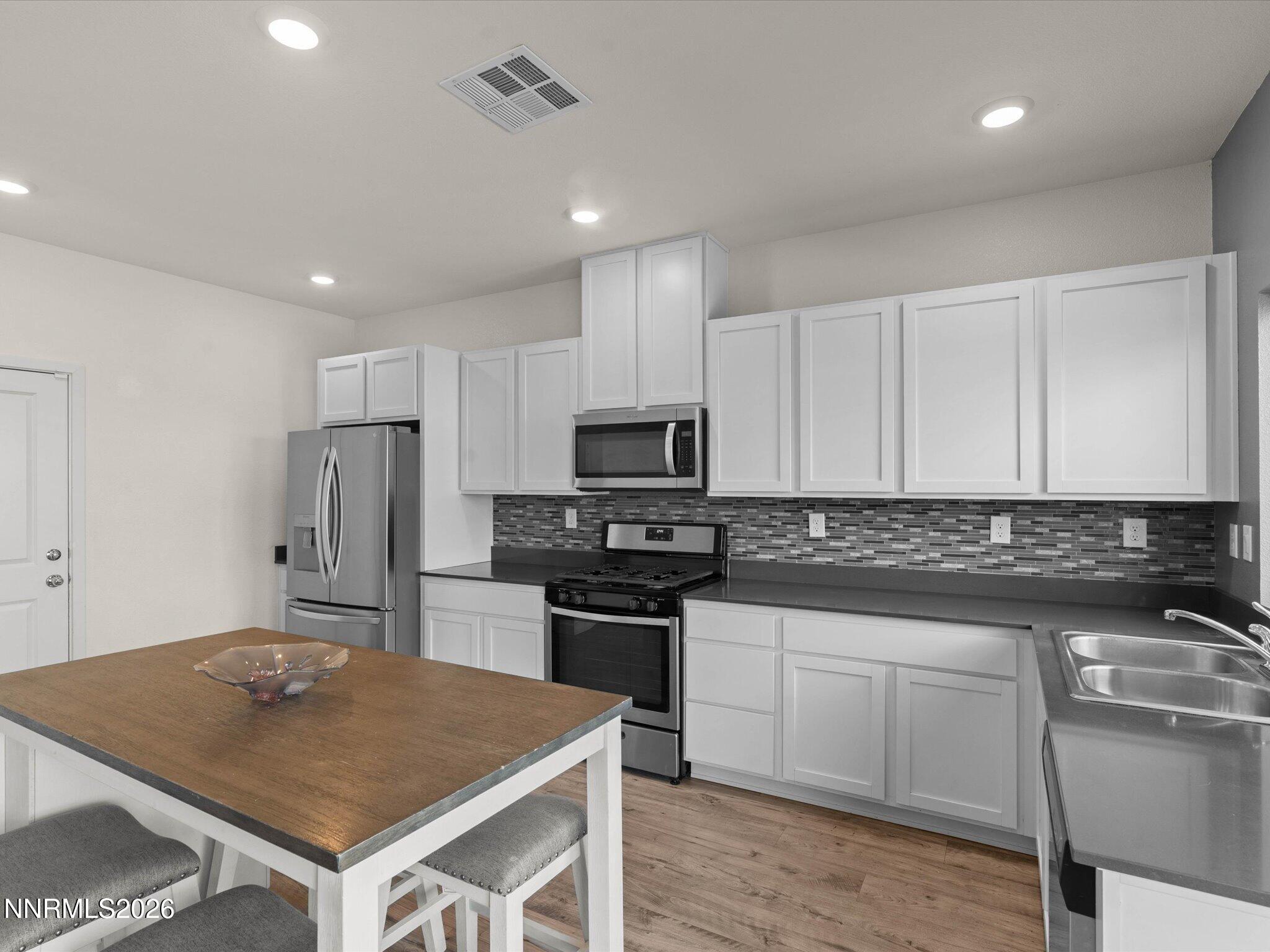8851 Trifid Street Property Photo 4