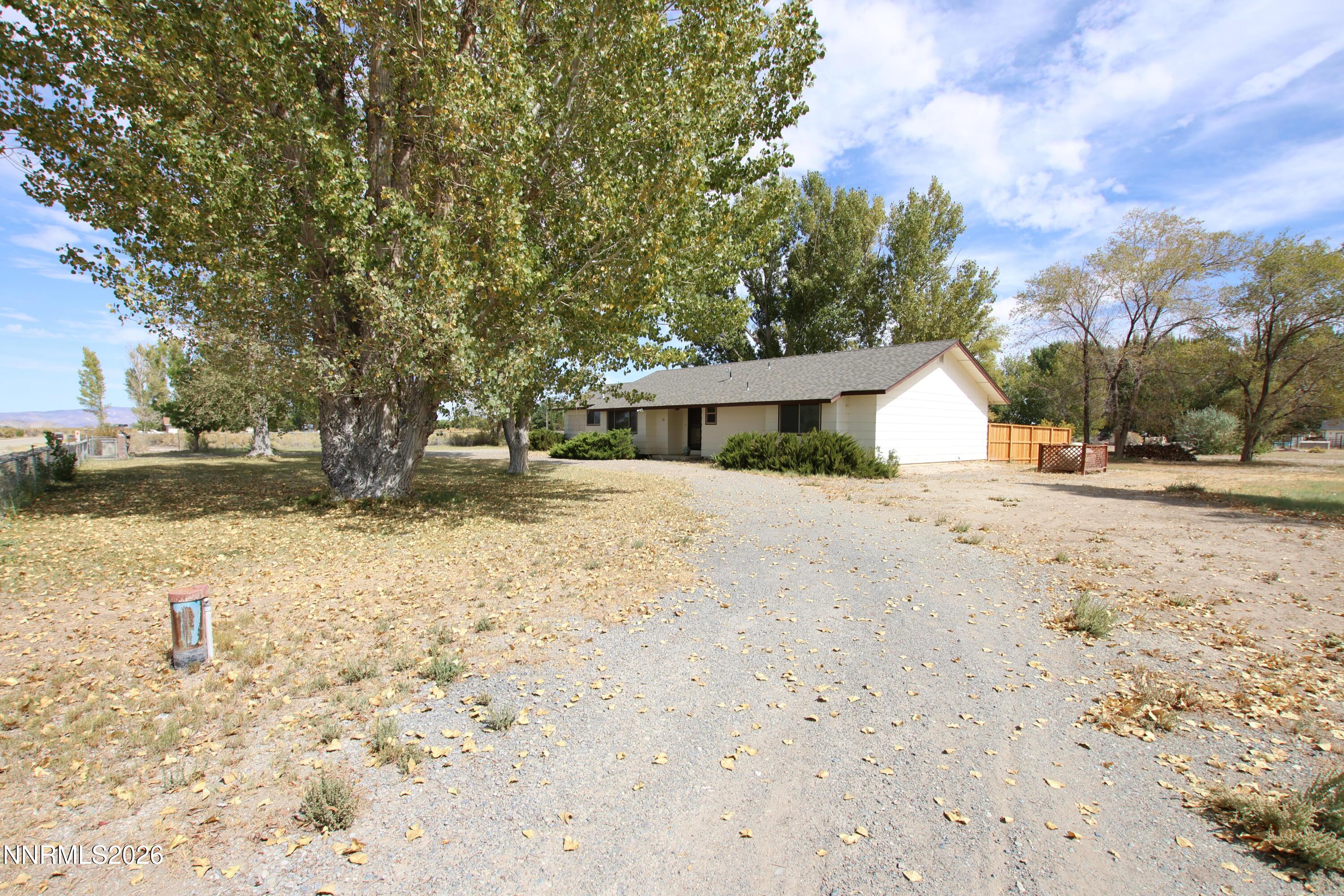 63 W Tucker Lane Property Photo 4