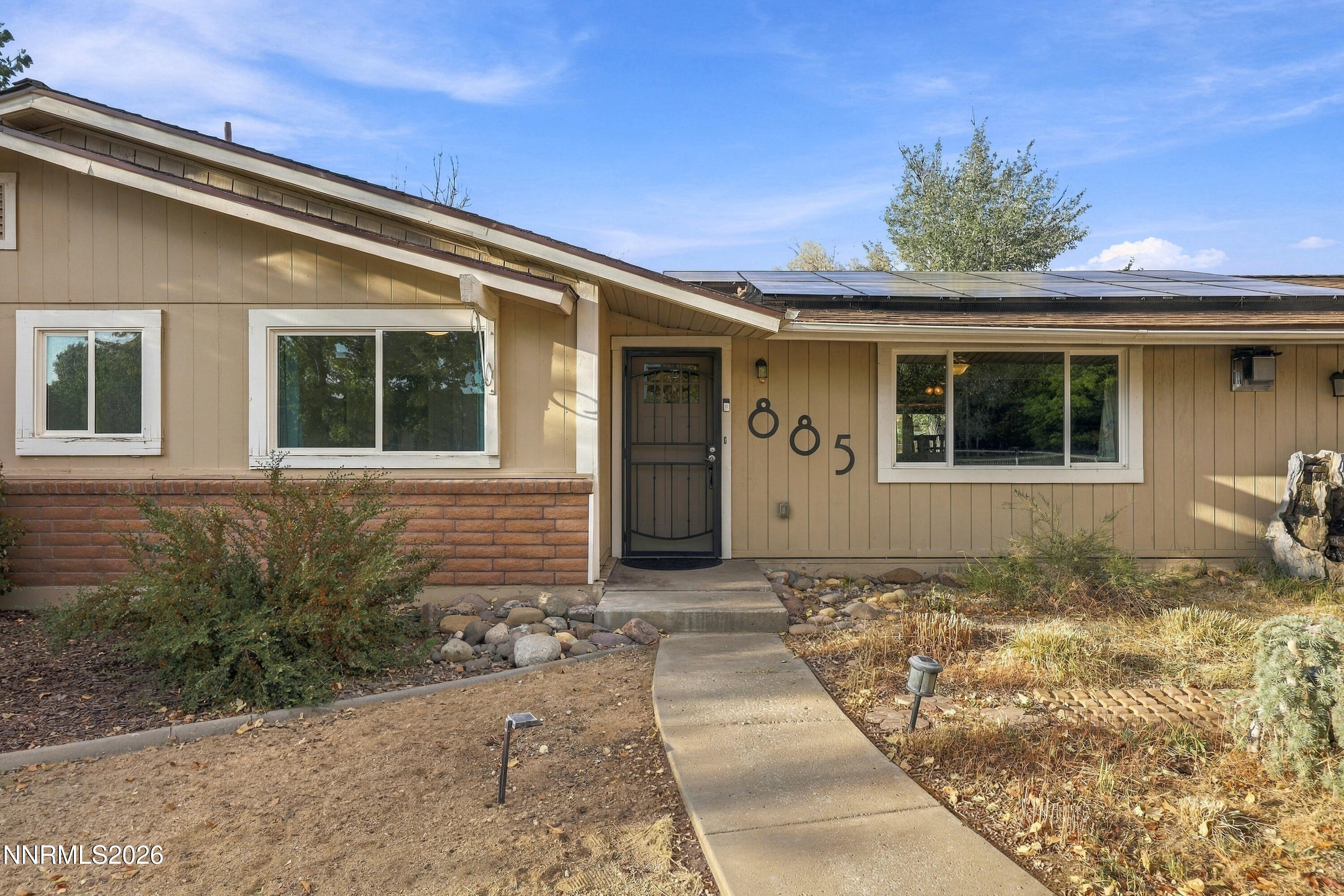 885 Winchester Drive Property Photo 1