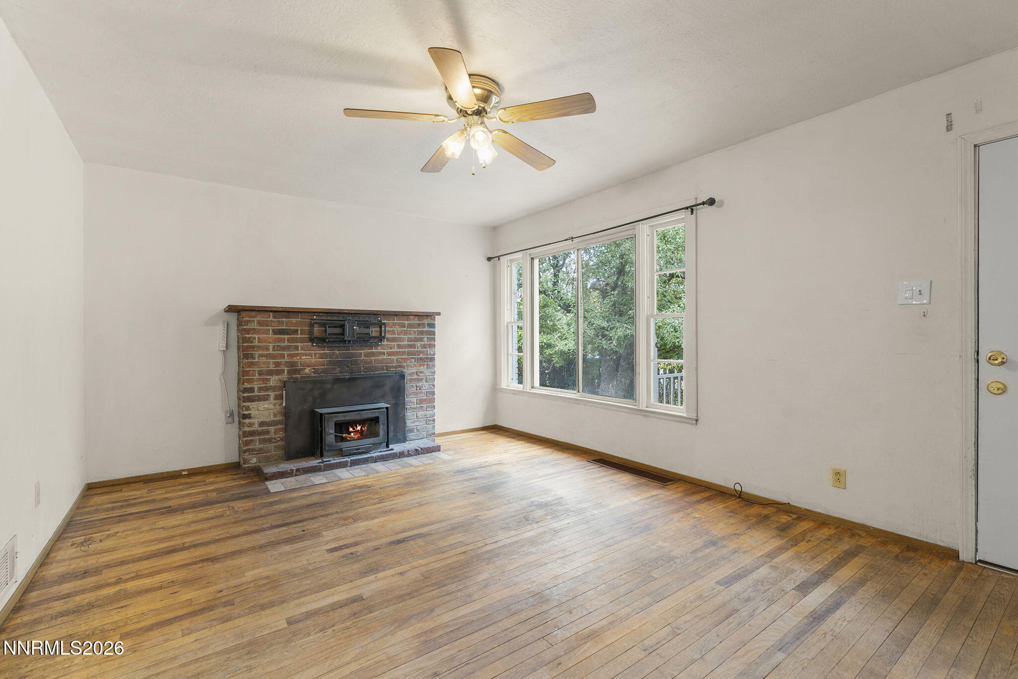 548 S Verdi Court Property Photo 3
