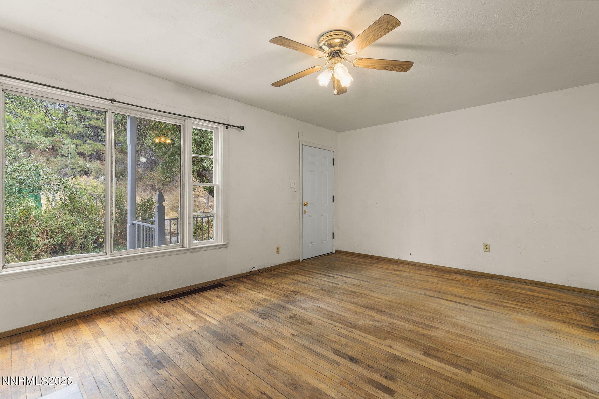 548 S Verdi Court Property Photo 5