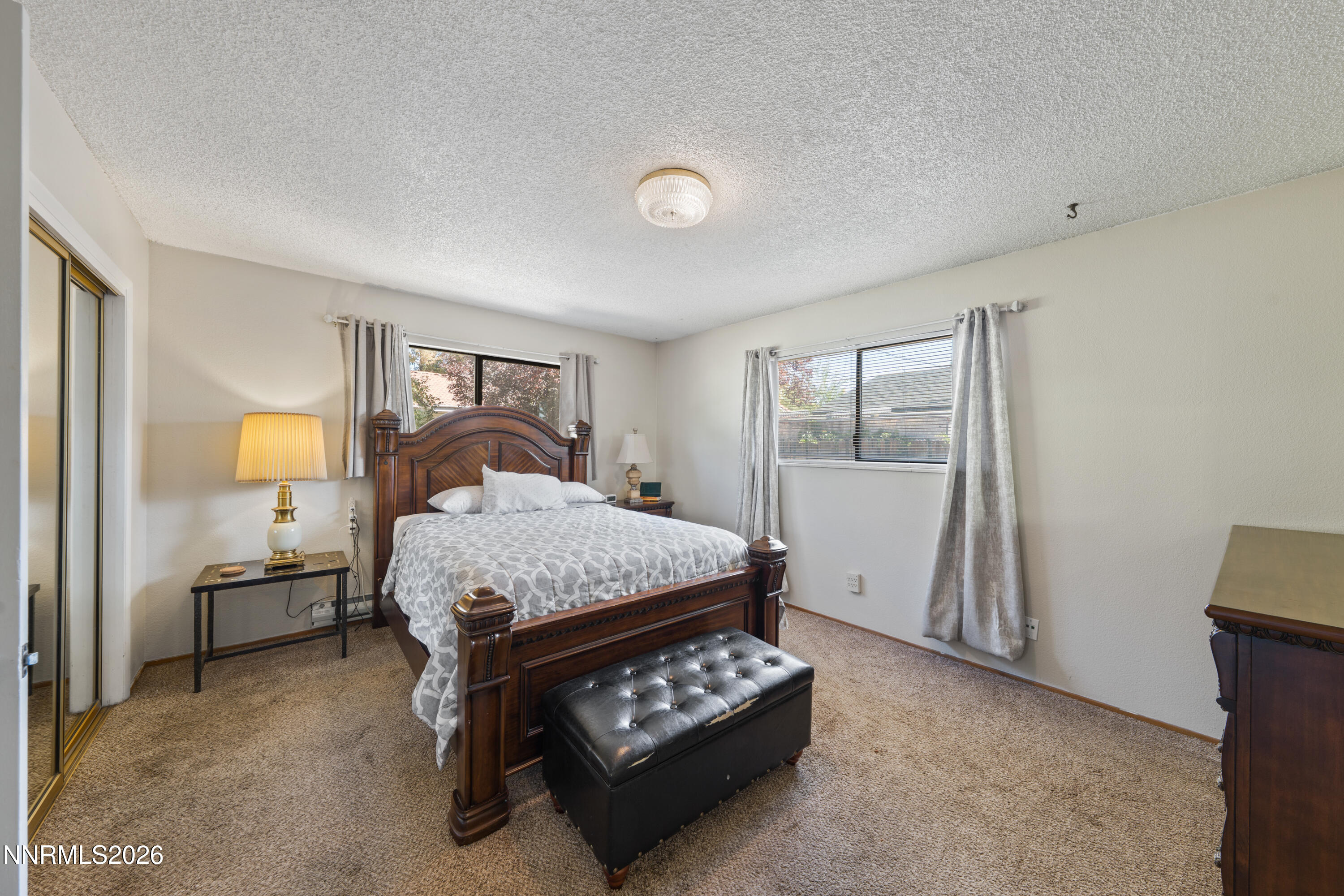 12 E Quail Street Property Photo 11