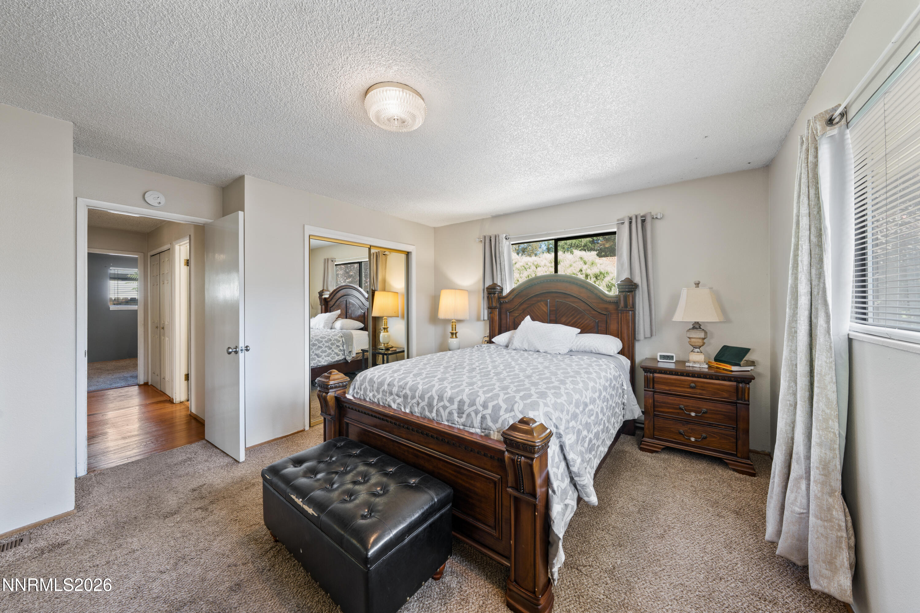 12 E Quail Street Property Photo 12