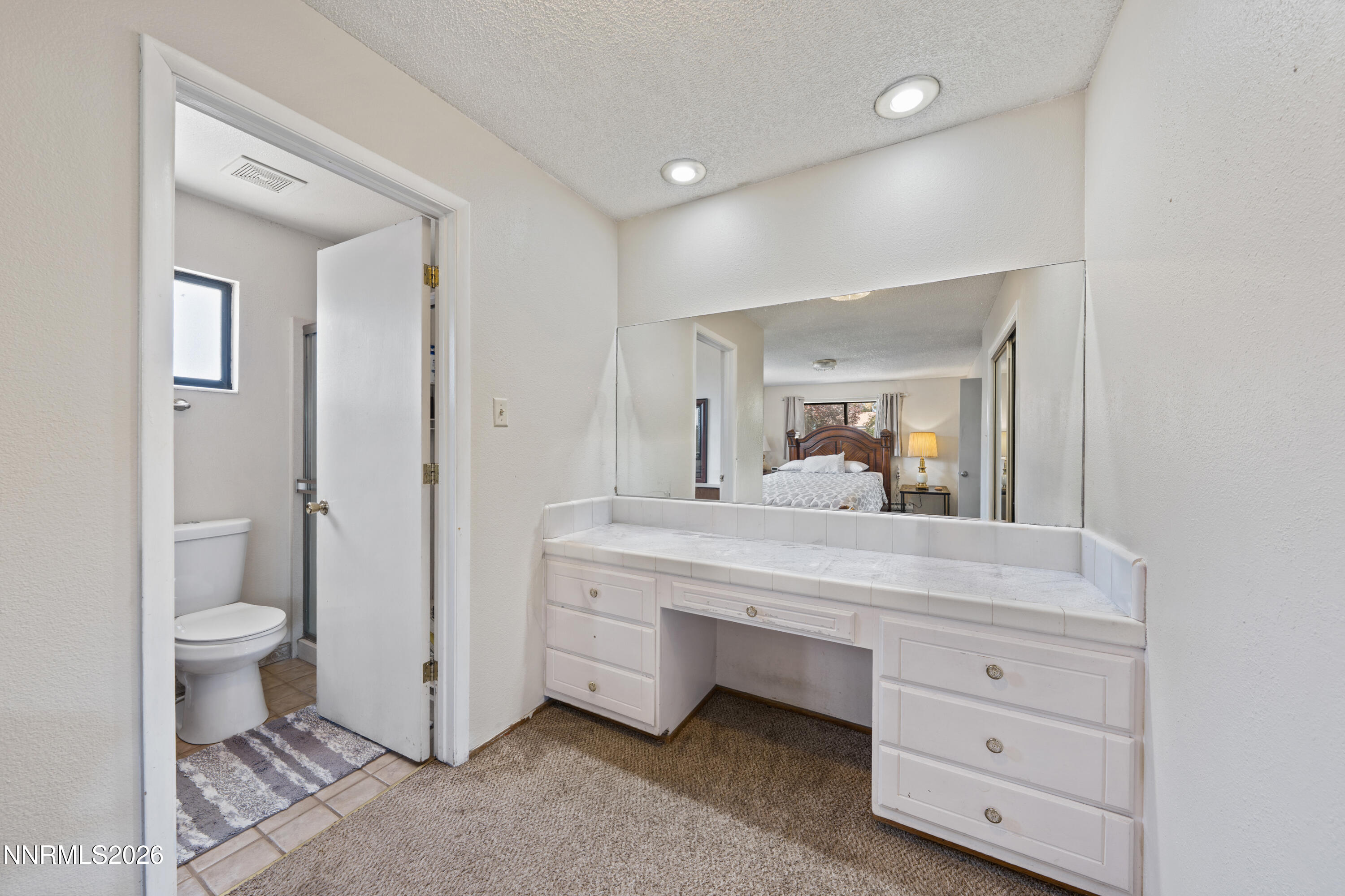 12 E Quail Street Property Photo 13