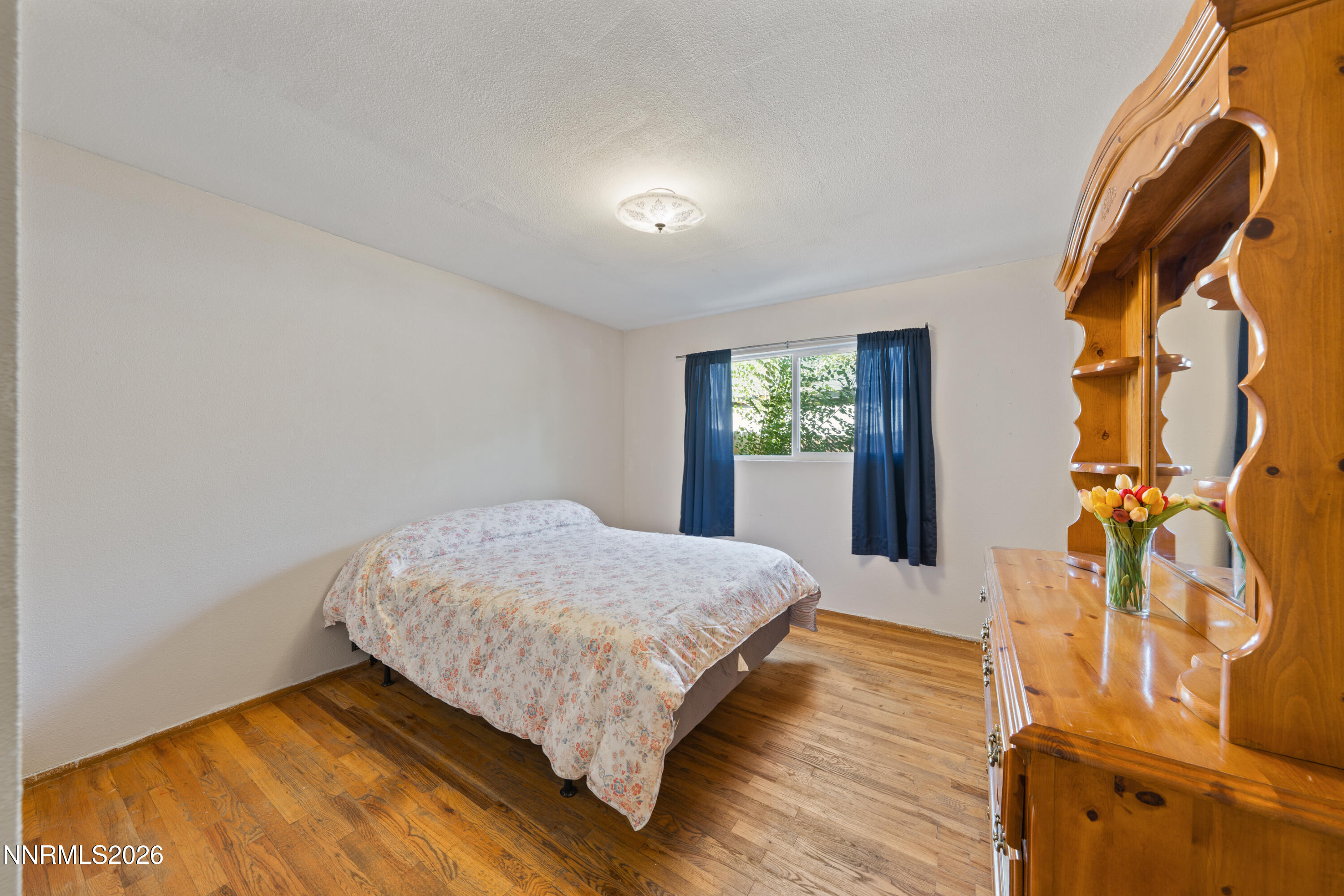 12 E Quail Street Property Photo 14