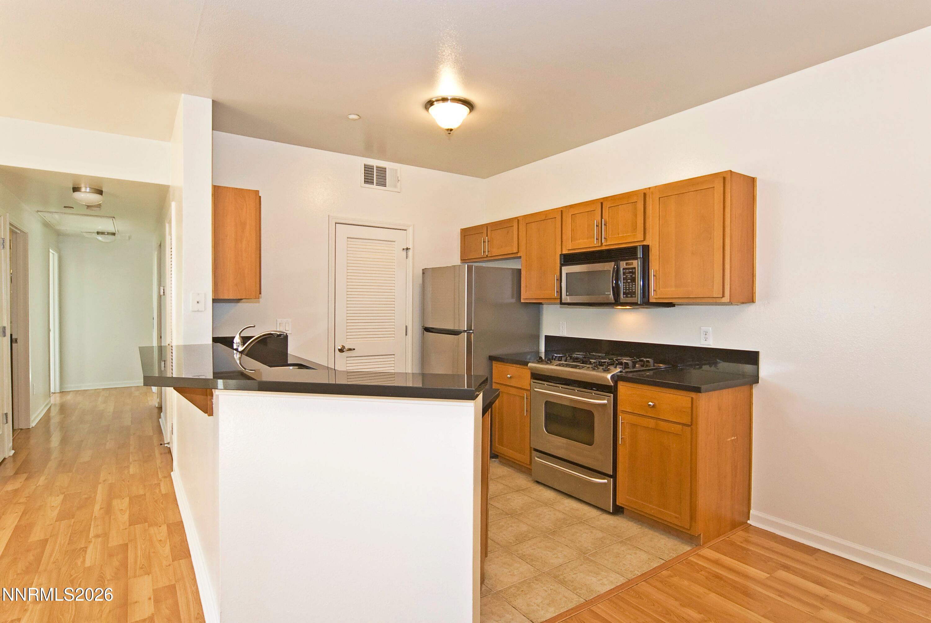 1450 Idlewild Drive 821 Property Photo 10
