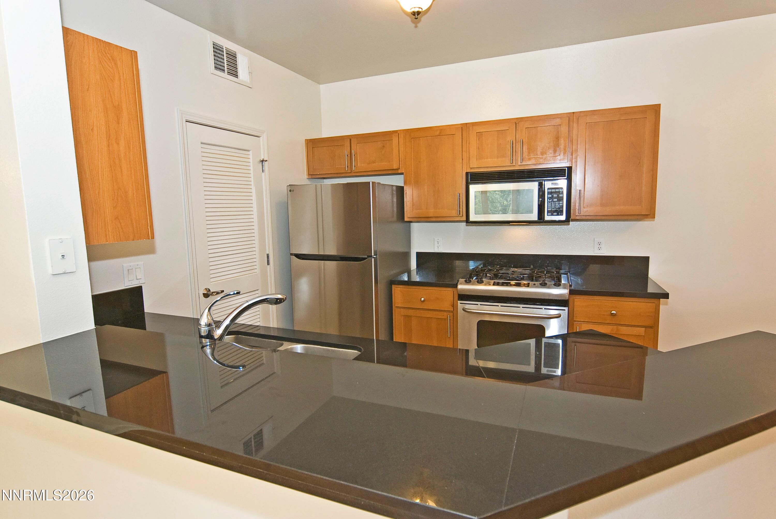 1450 Idlewild Drive 821 Property Photo 13