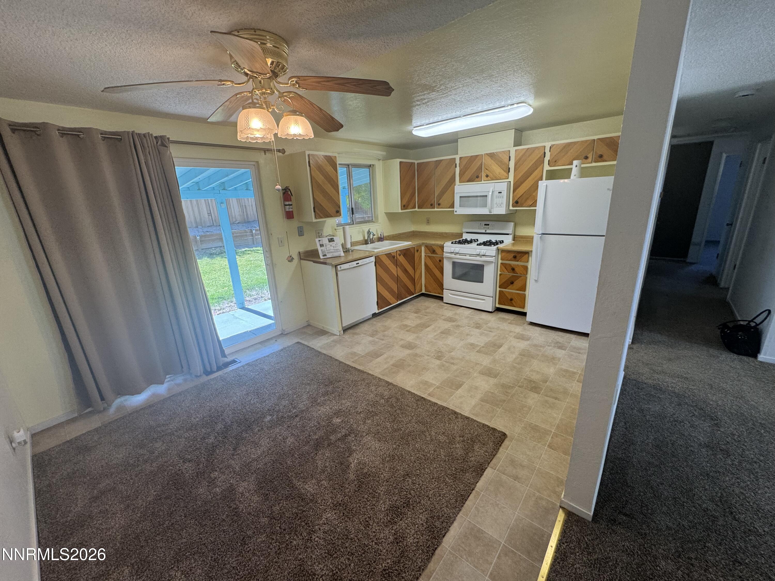 10052 Albite Street Property Photo 4