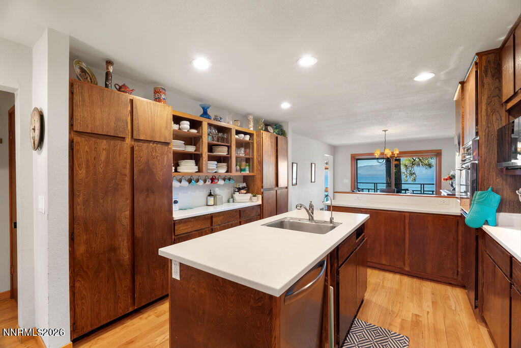 610 Lake Shore Boulevard Property Photo 22