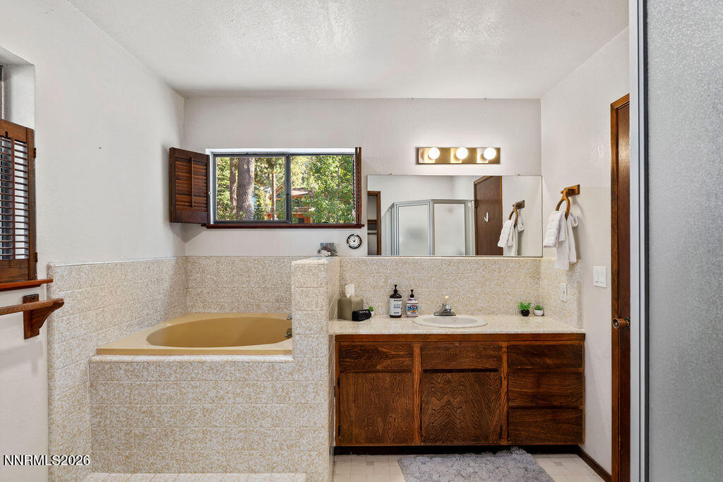 610 Lake Shore Boulevard Property Photo 30