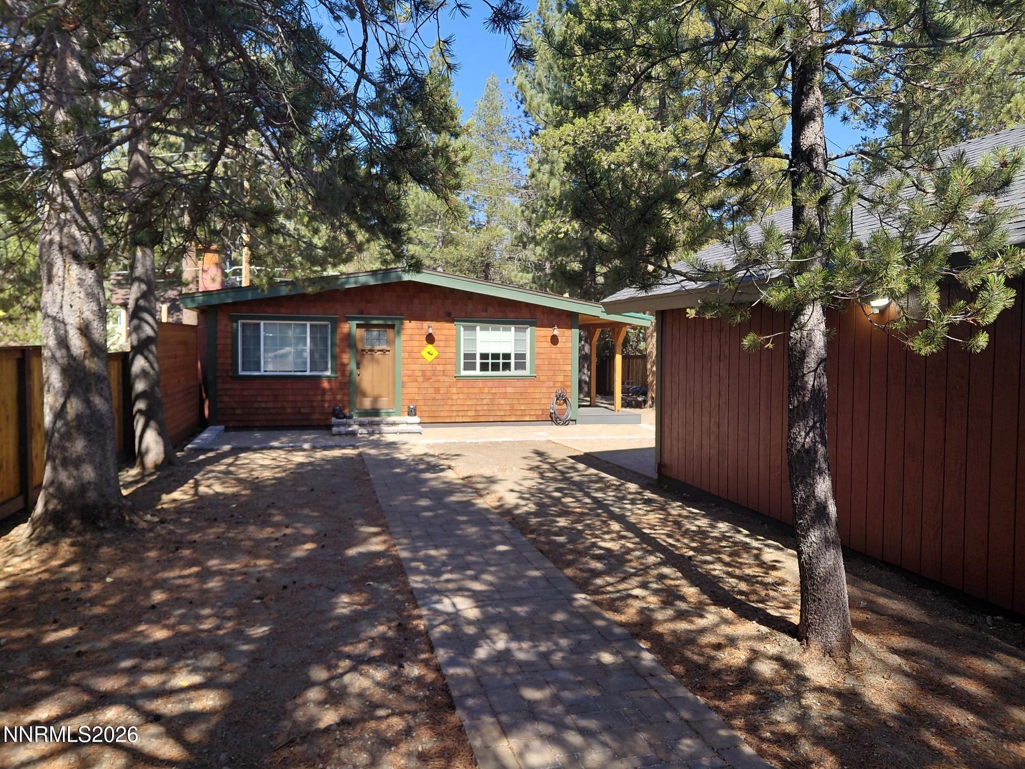 1057 Mohawk Street Property Photo 1