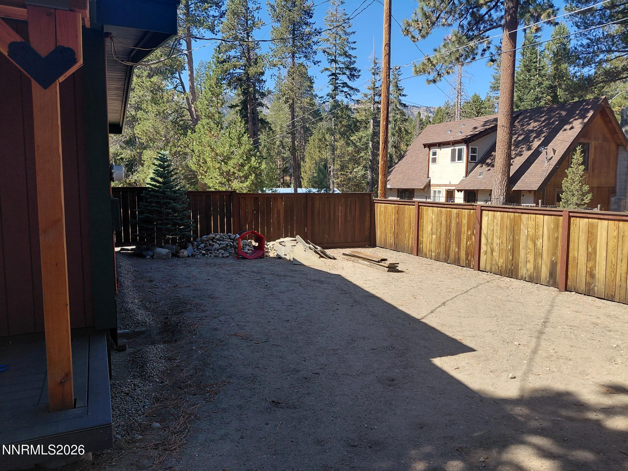 1057 Mohawk Street Property Photo 6