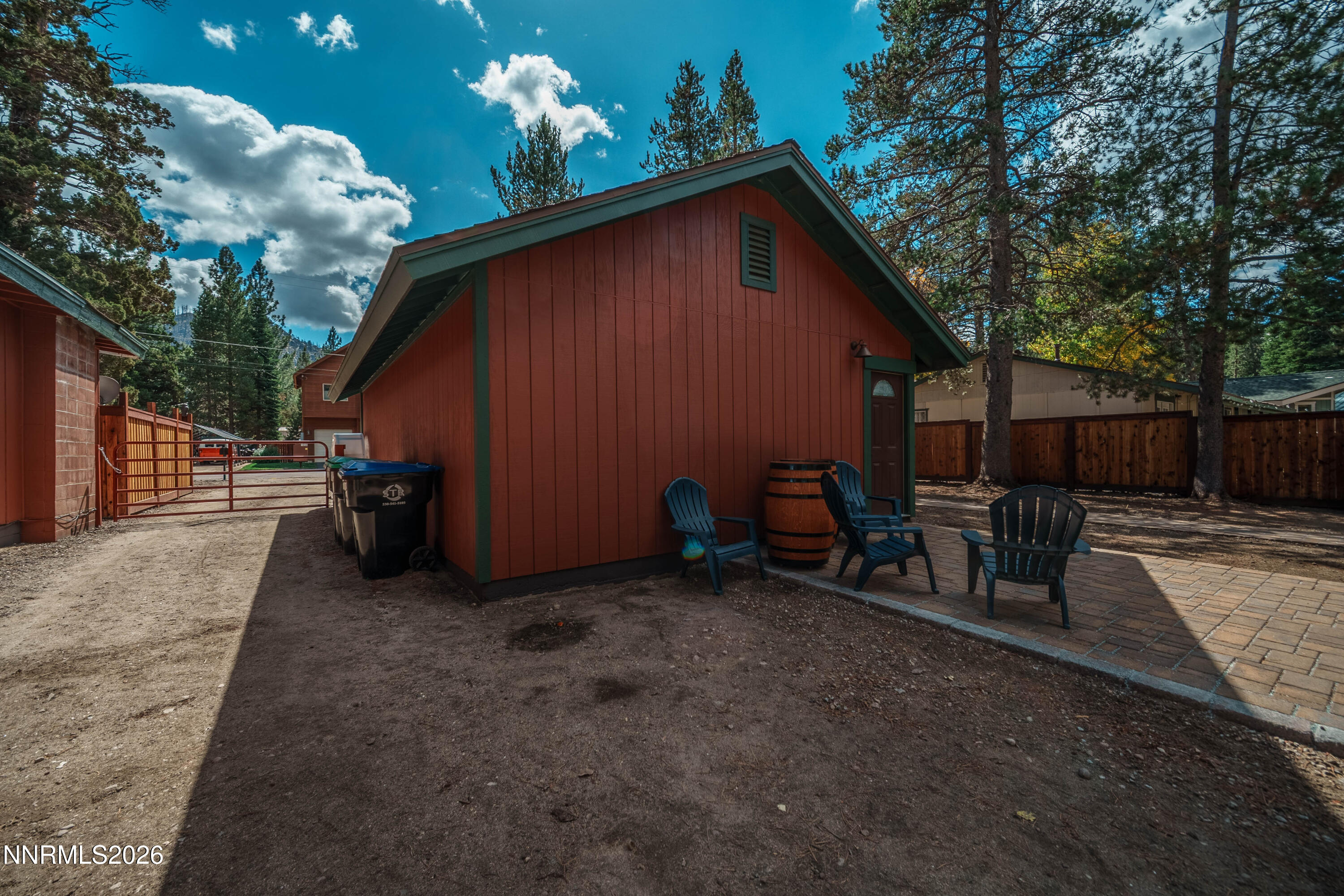 1057 Mohawk Street Property Photo 6