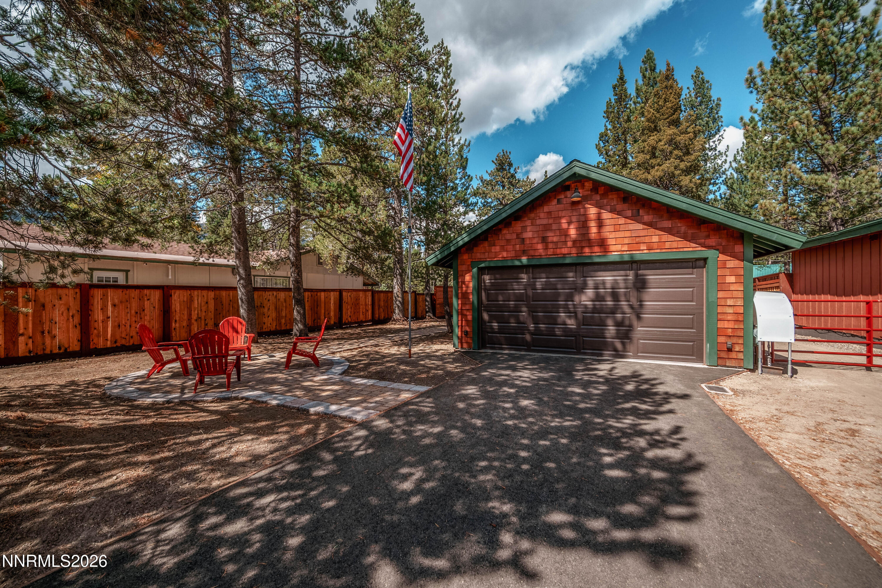 1057 Mohawk Street Property Photo 8