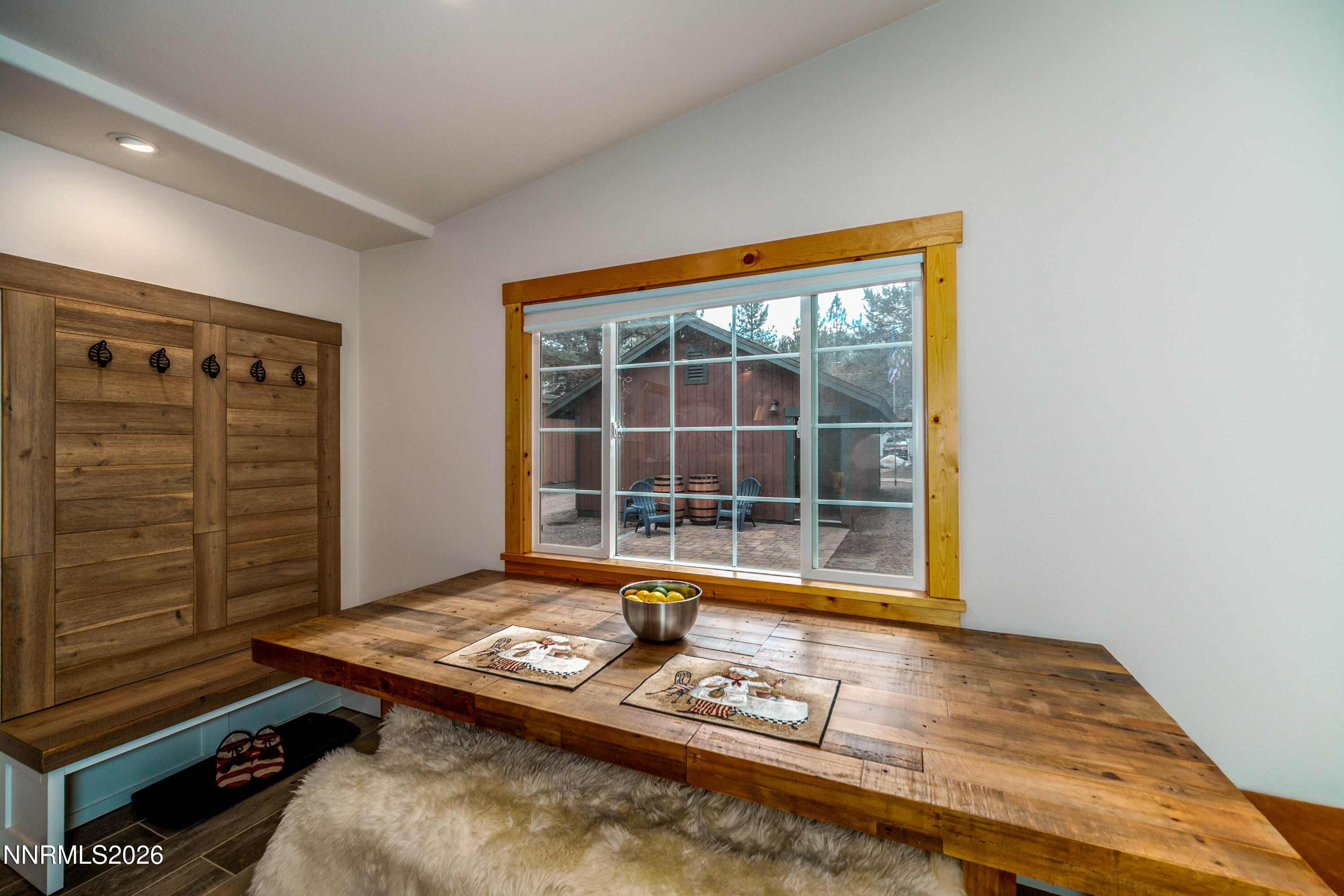 1057 Mohawk Street Property Photo 17