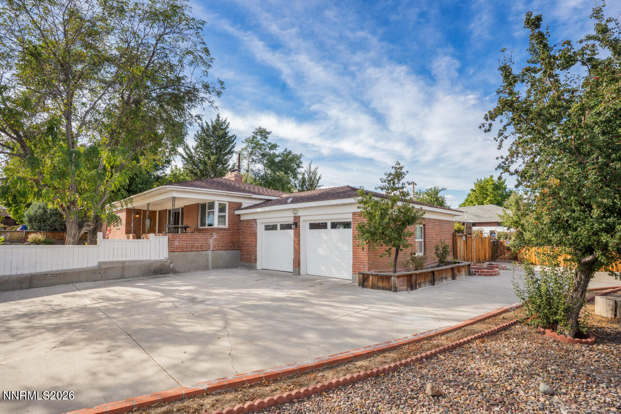 201 Sunnyside Drive Property Photo 1