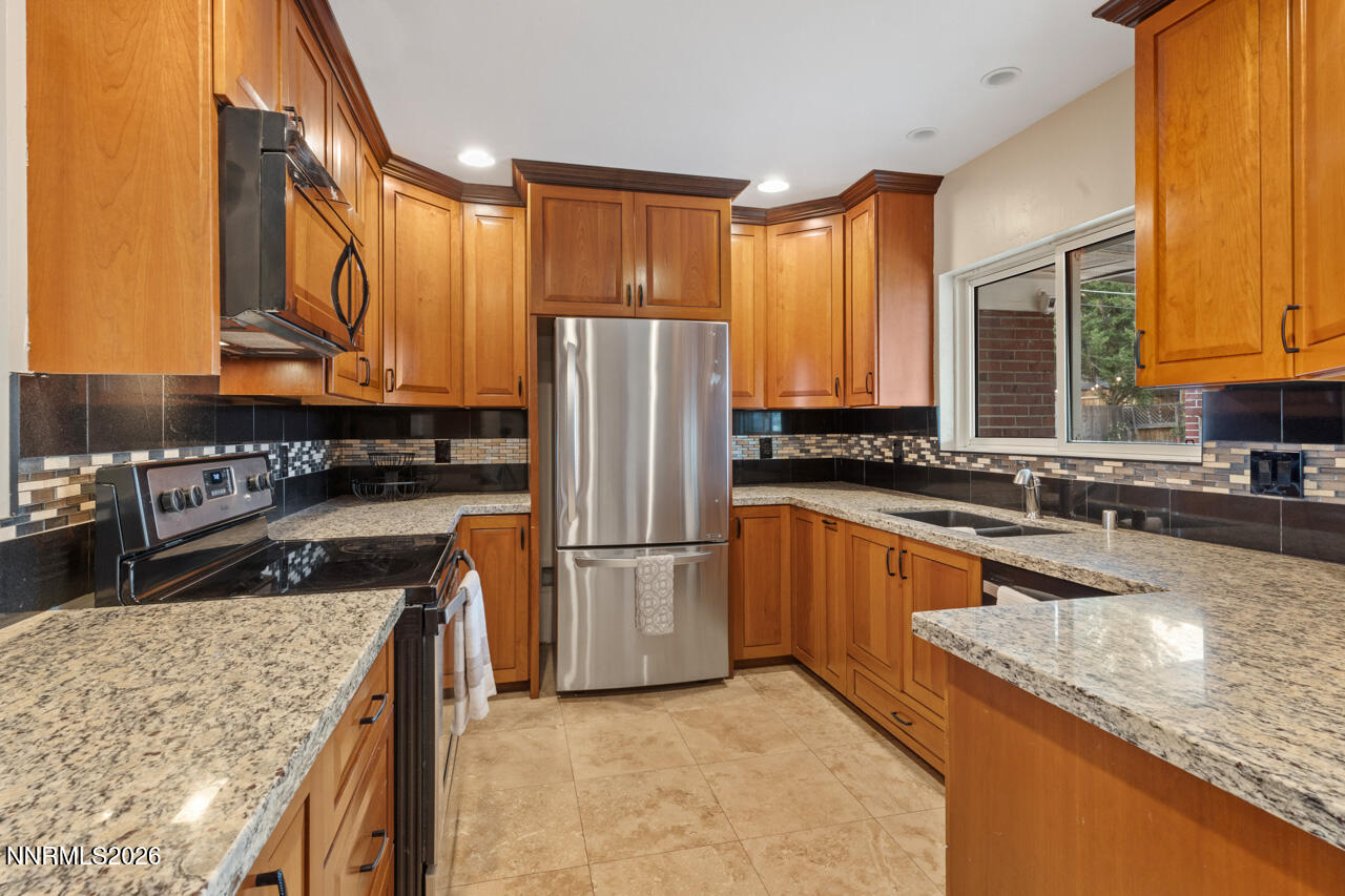 201 Sunnyside Drive Property Photo 6